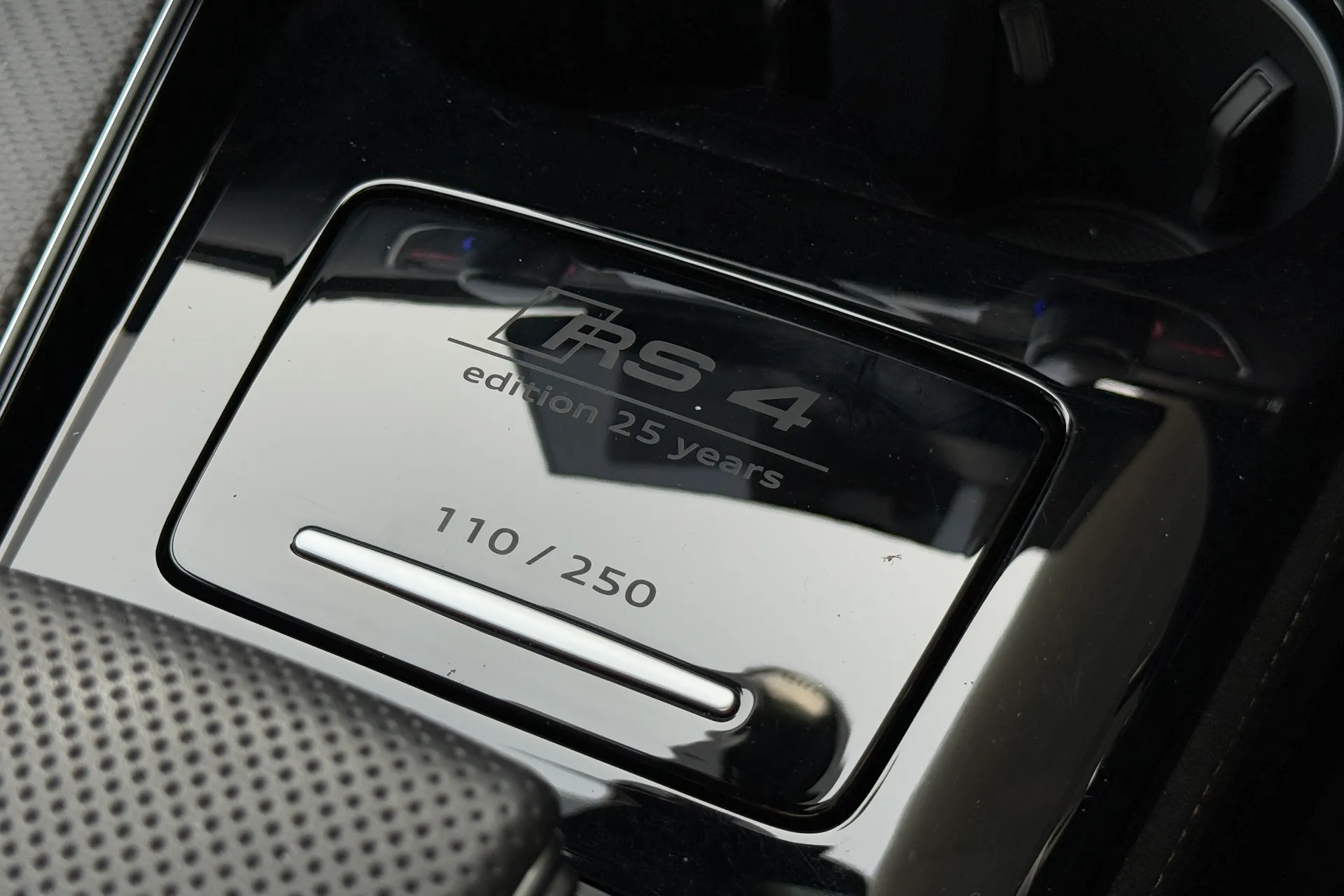 Audi RS4 Avant thumbnail image number 24