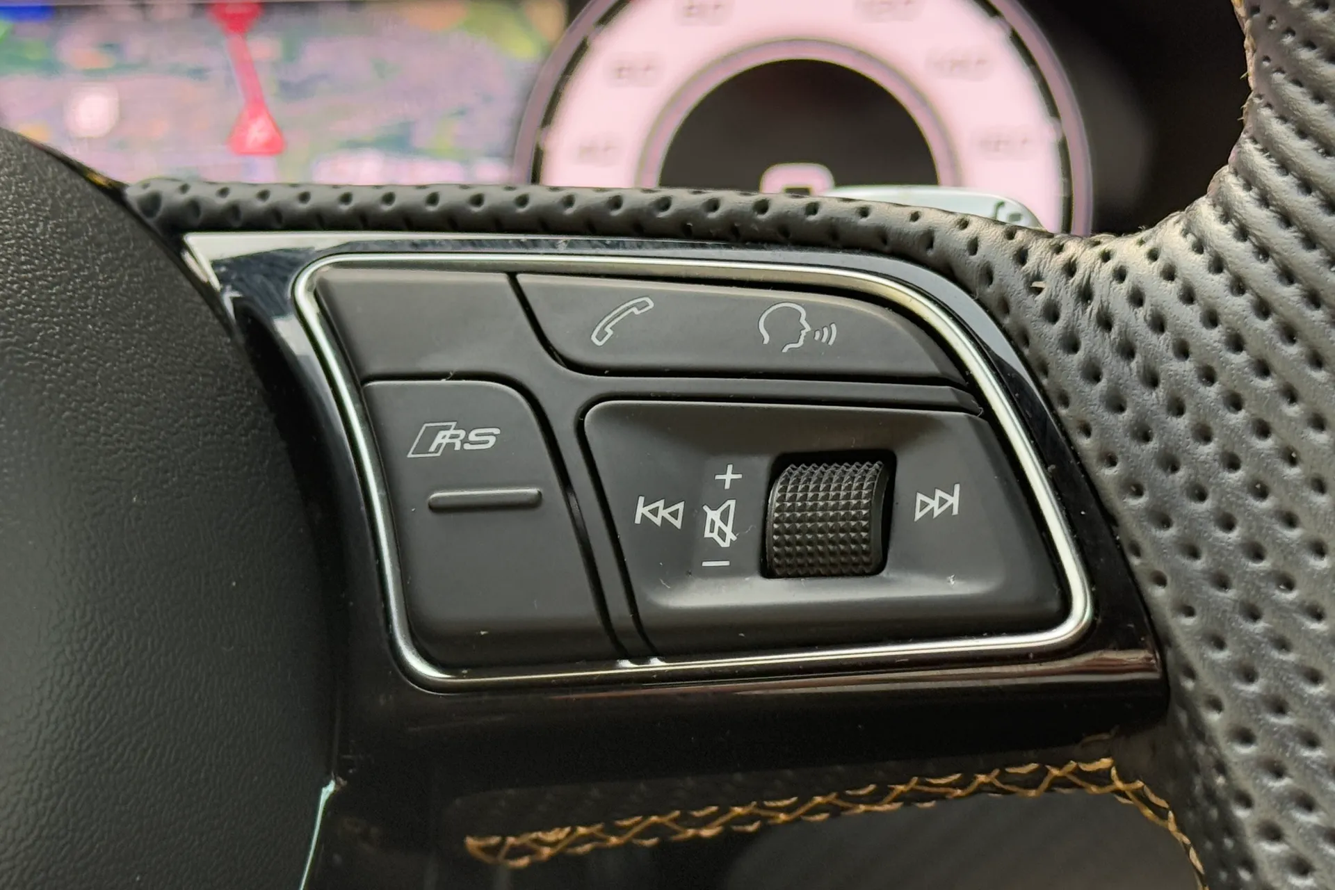 Audi RS4 Avant thumbnail image number 16