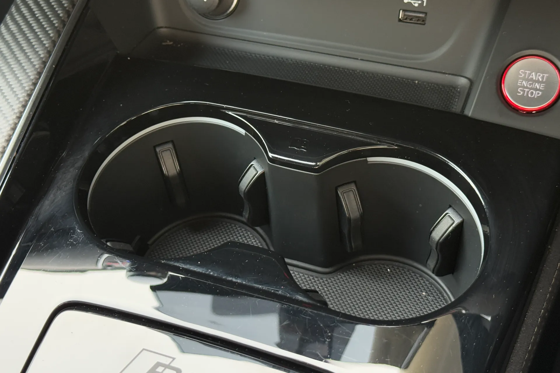 Audi RS4 Avant thumbnail image number 22