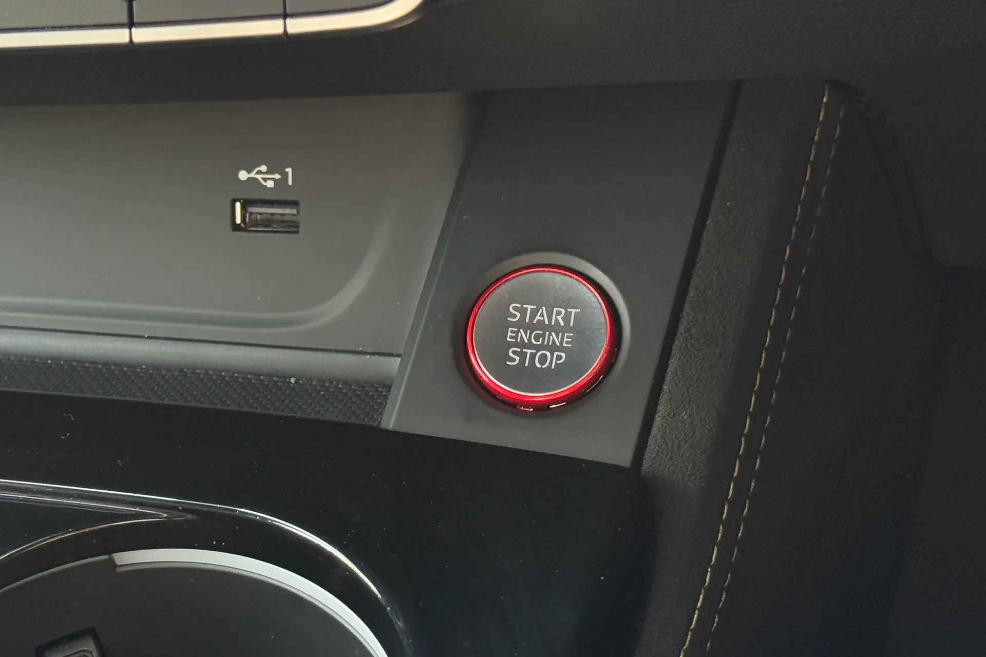 Audi RS4 Avant thumbnail image number 20