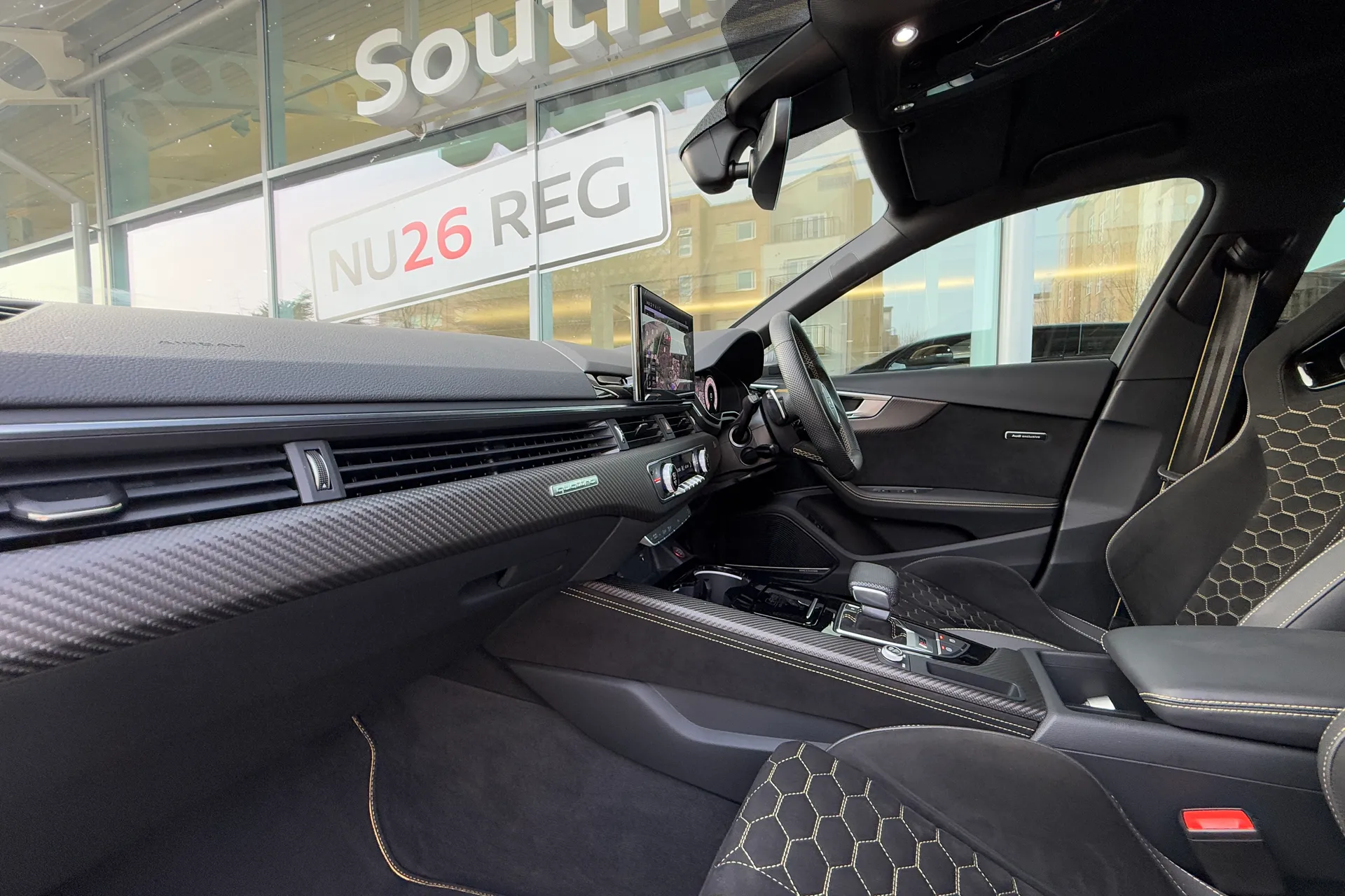 Audi RS4 Avant thumbnail image number 9