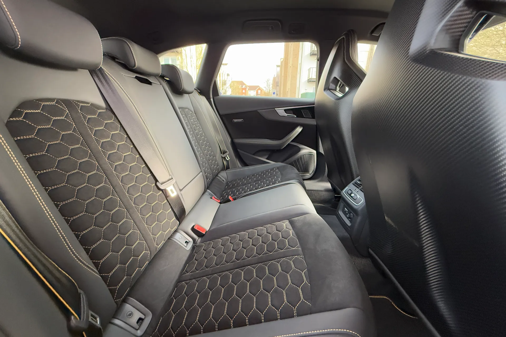 Audi RS4 Avant thumbnail image number 44