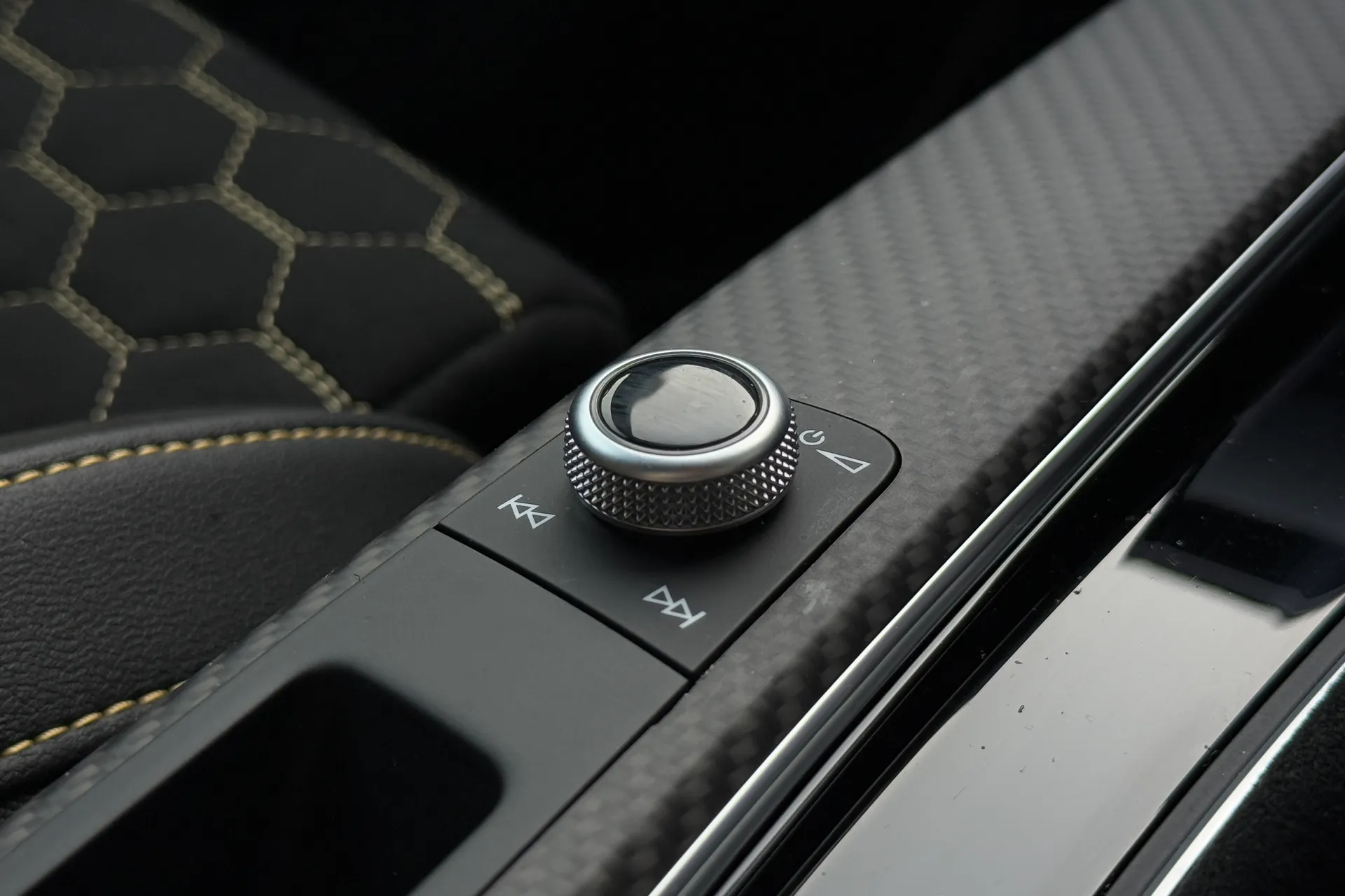 Audi RS4 Avant thumbnail image number 29