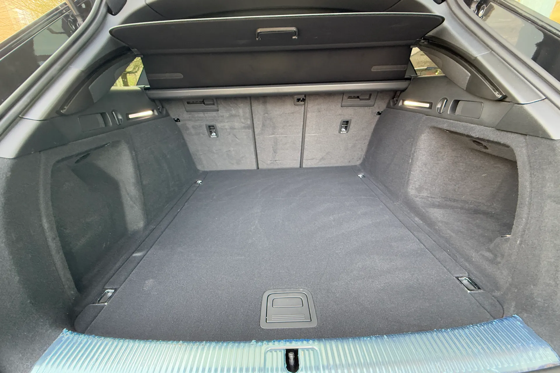 Audi RS4 Avant thumbnail image number 57