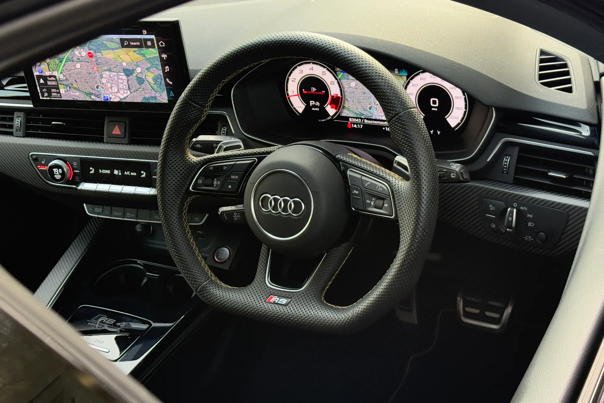 Audi RS4 Avant thumbnail image number 40
