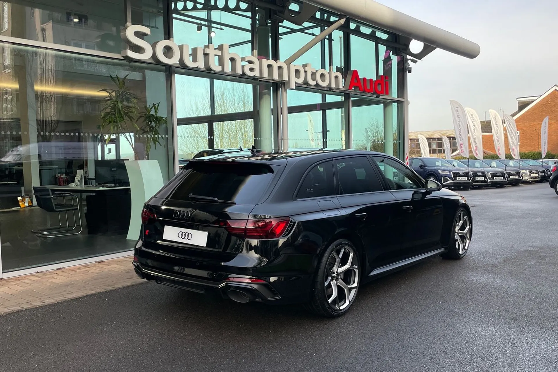 Audi RS4 Avant thumbnail image number 4