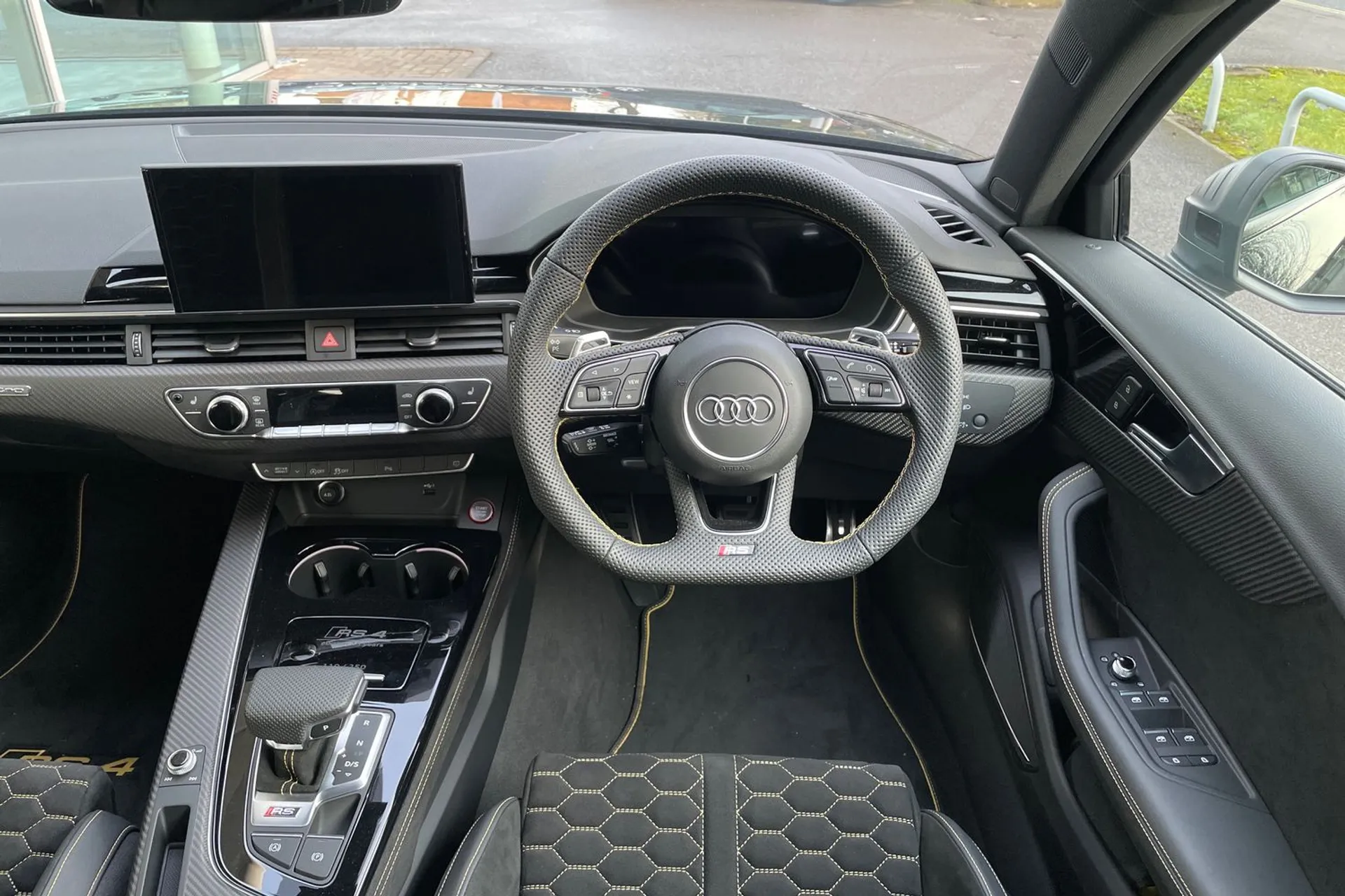 Audi RS4 Avant thumbnail image number 32