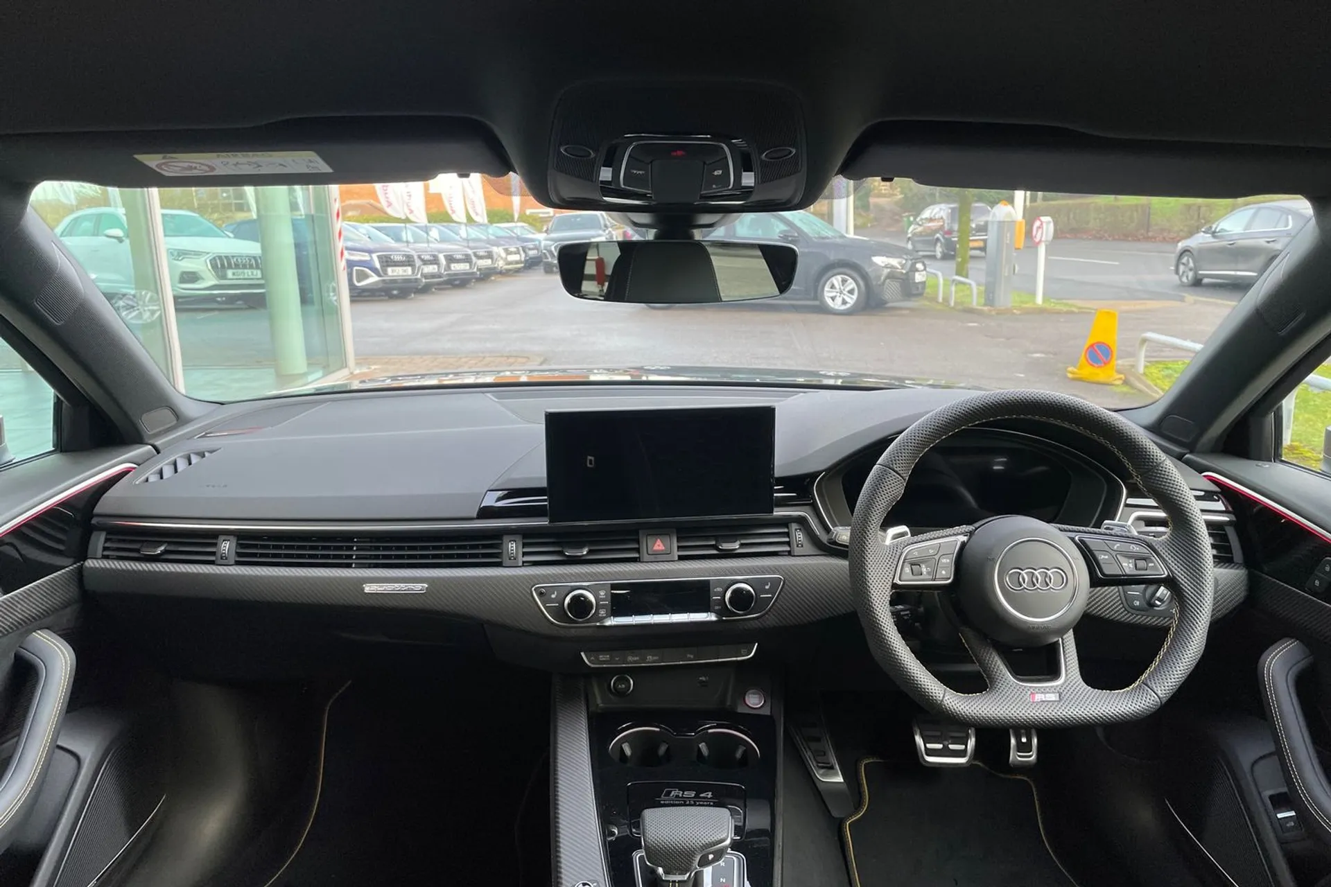 Audi RS4 Avant thumbnail image number 3