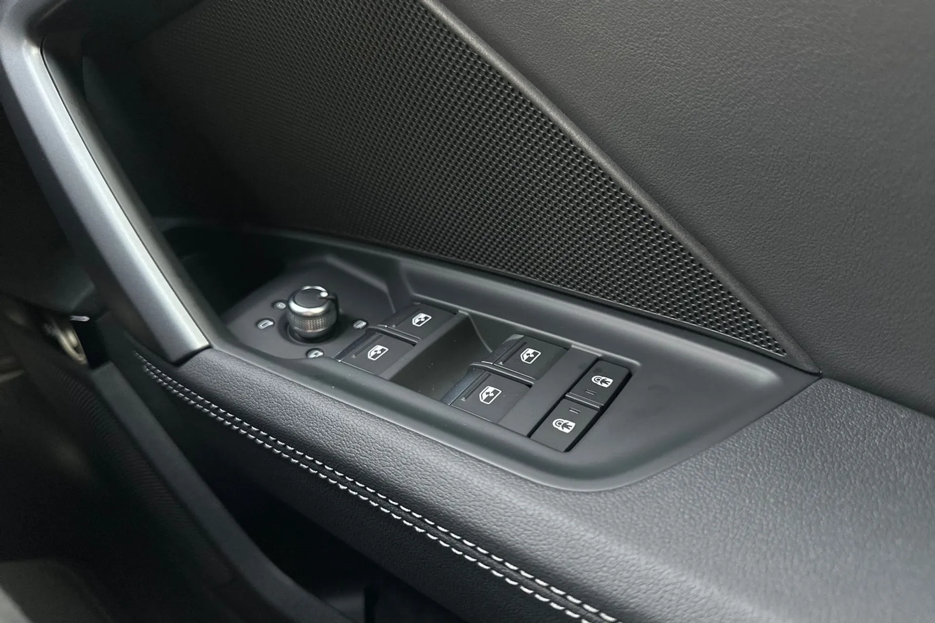Audi A3 thumbnail image number 16