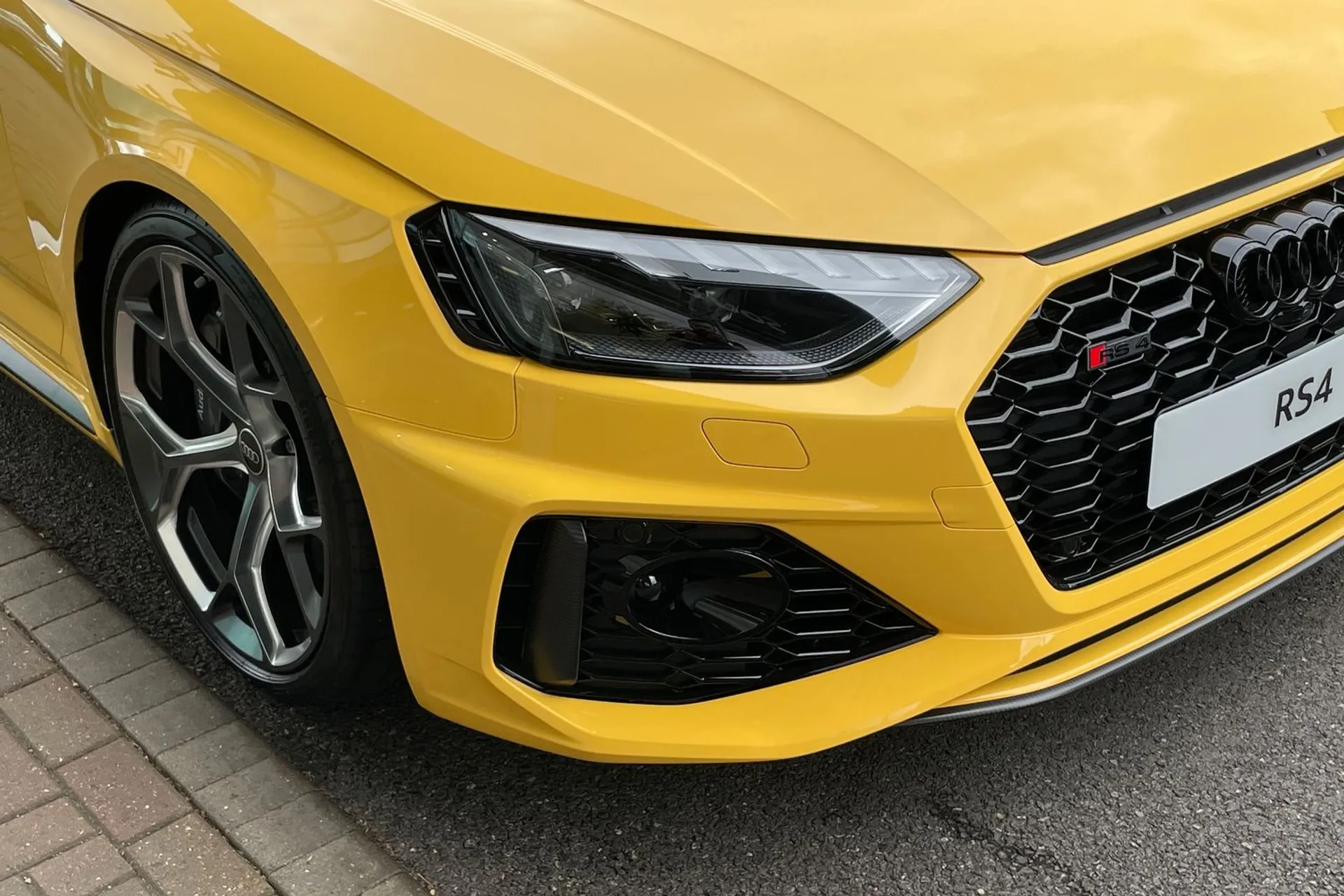 Audi RS4 Avant thumbnail image number 46