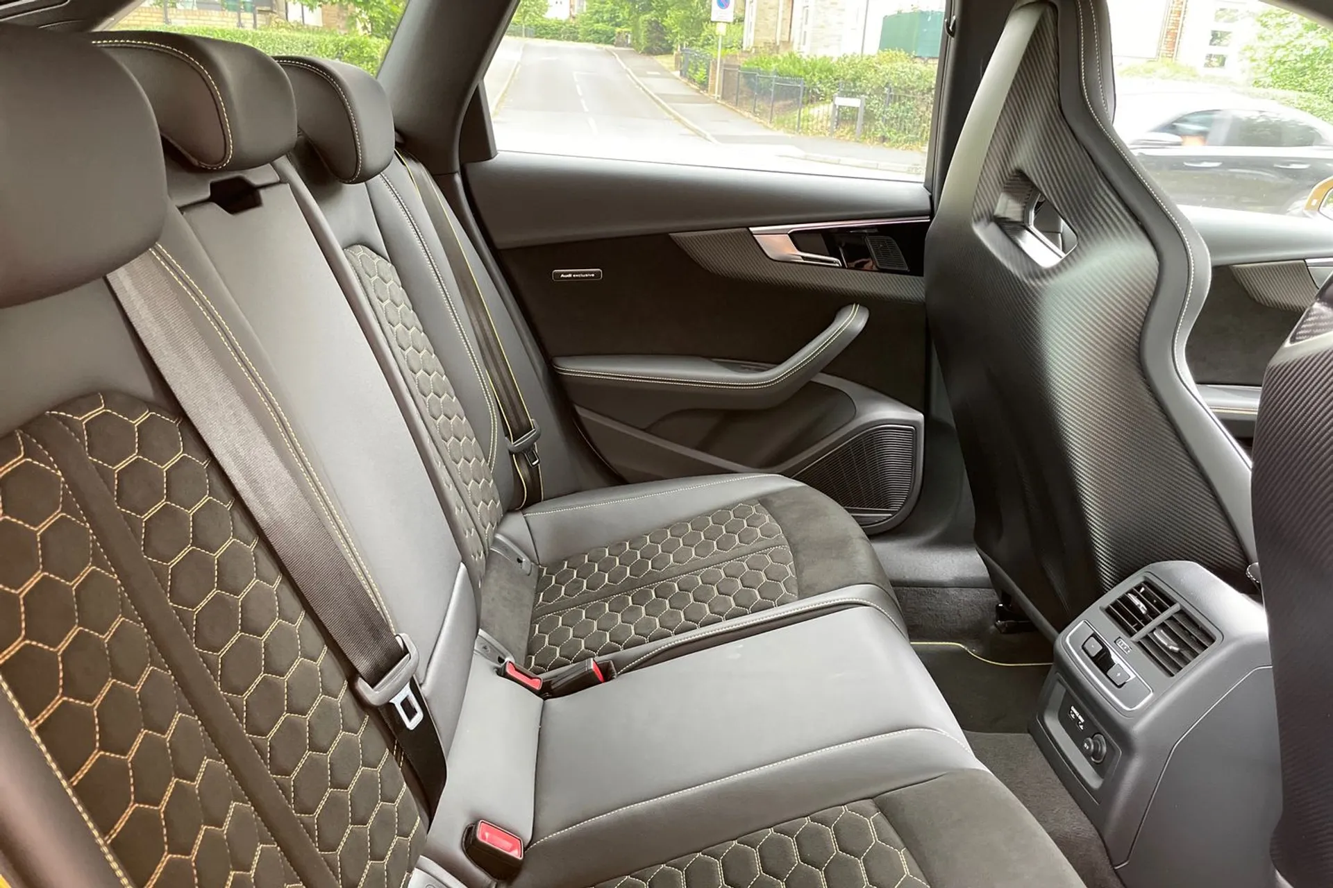 Audi RS4 Avant thumbnail image number 19