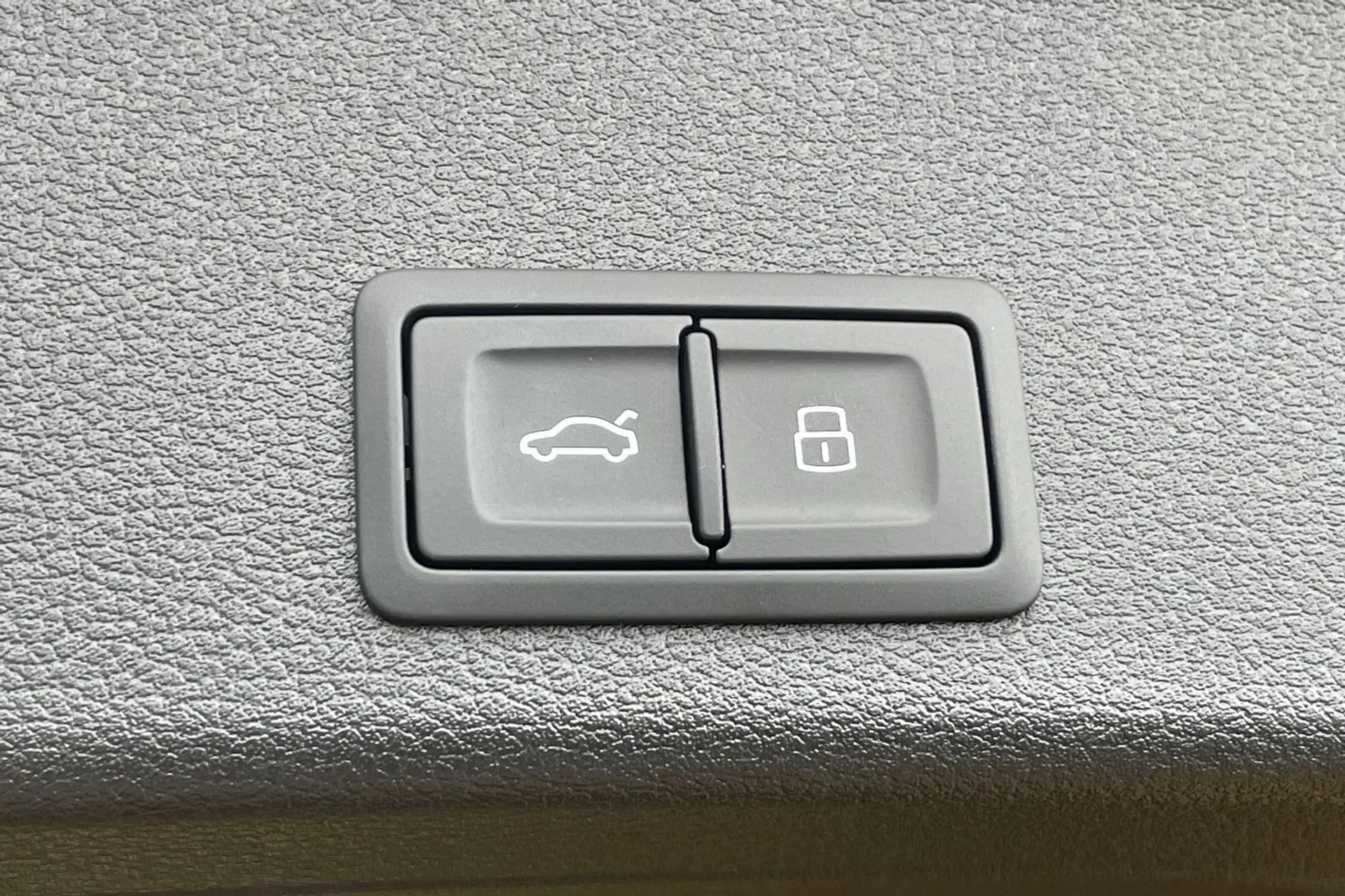 Audi RS4 Avant thumbnail image number 17