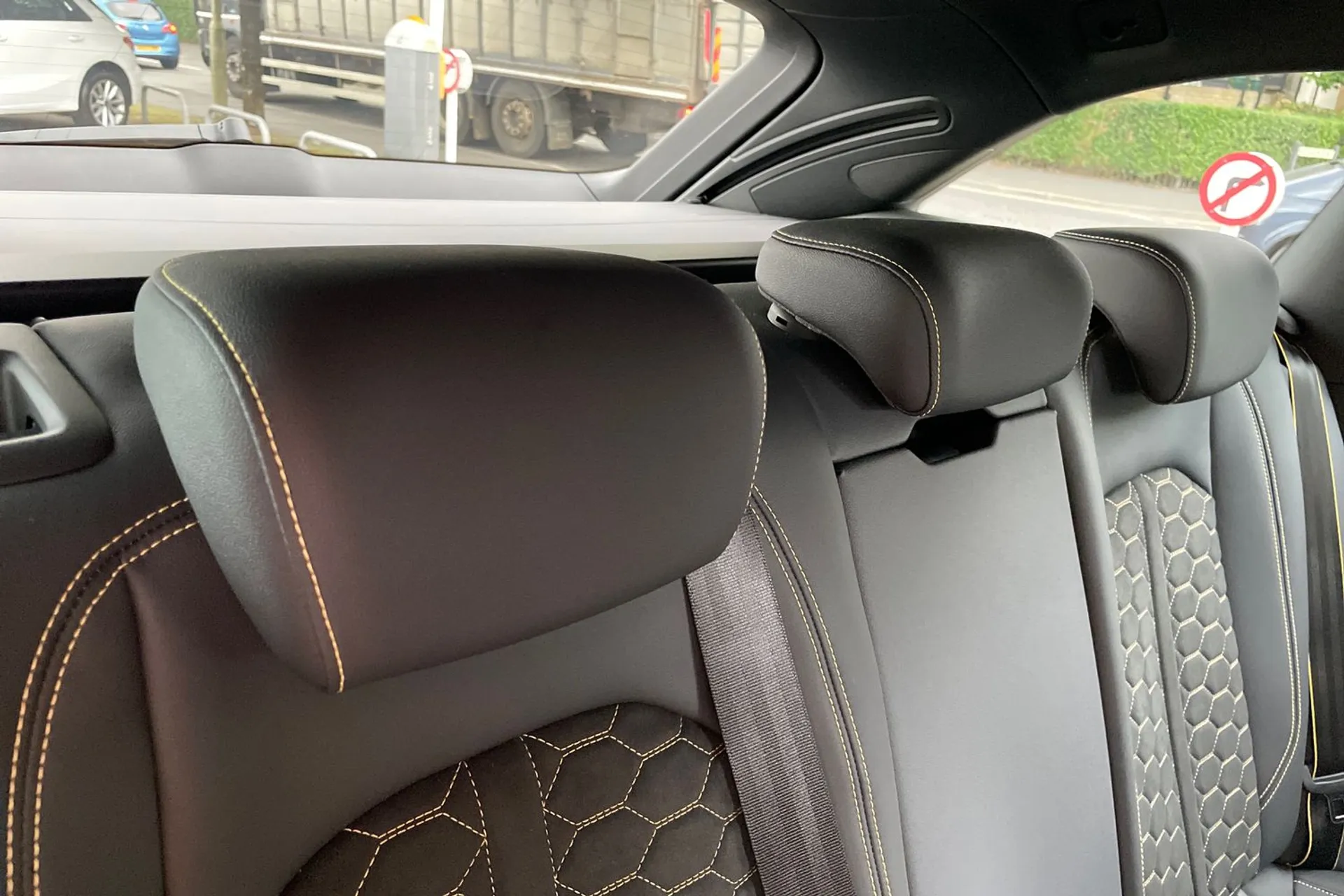 Audi RS4 Avant thumbnail image number 41