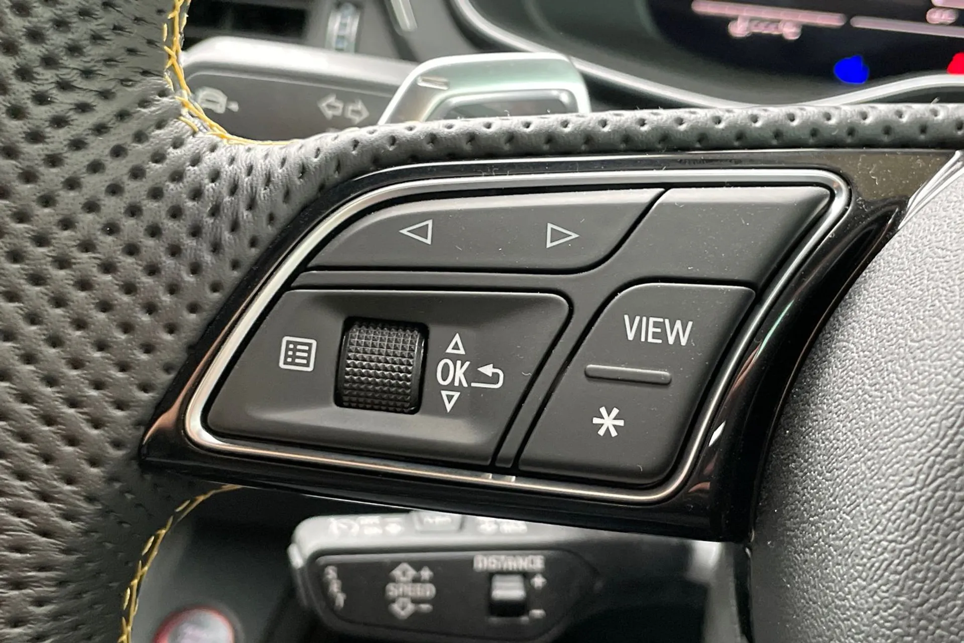 Audi RS4 Avant thumbnail image number 32