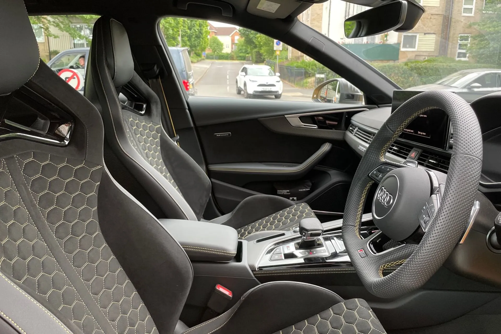 Audi RS4 Avant thumbnail image number 22