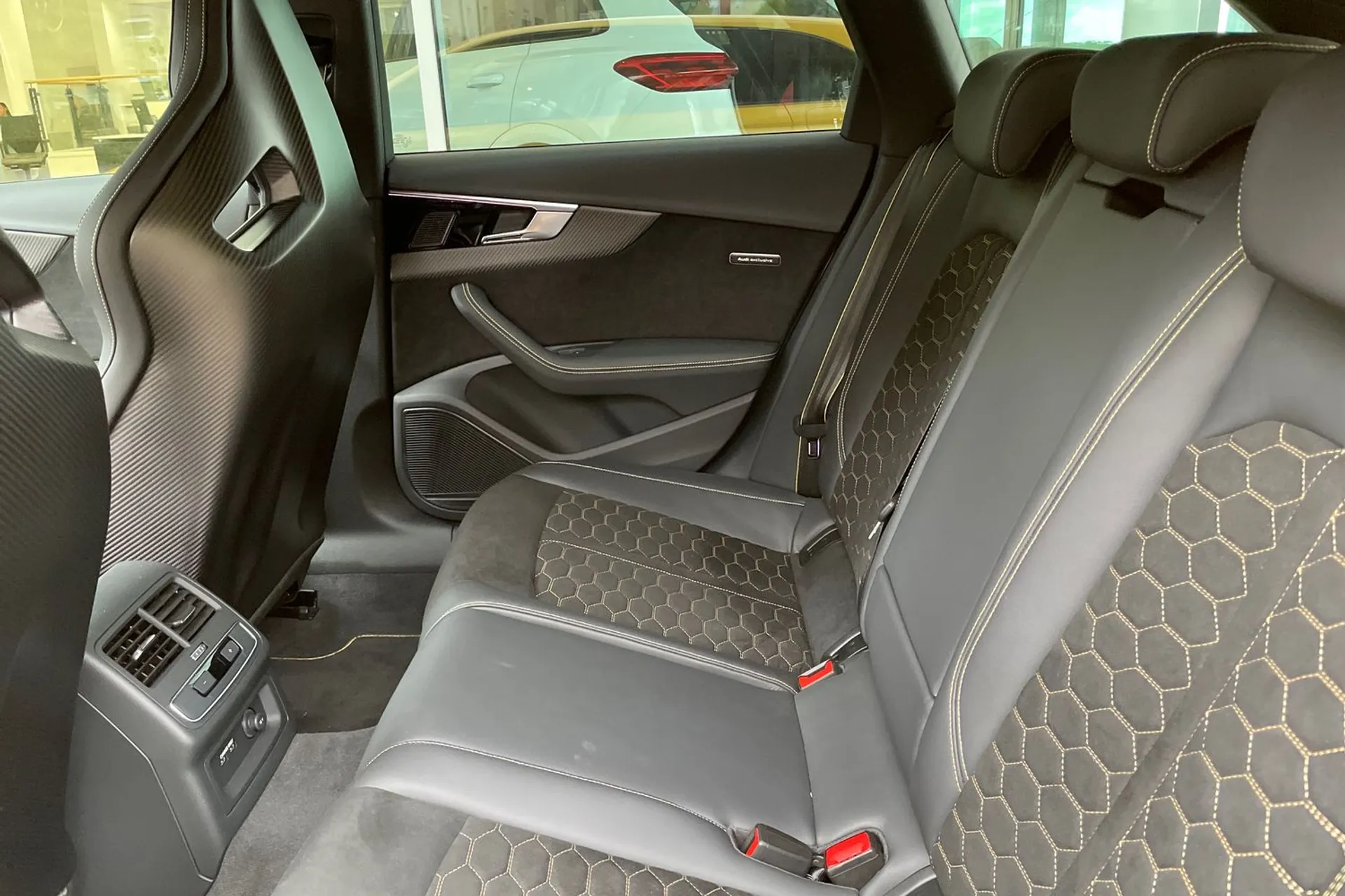 Audi RS4 Avant thumbnail image number 26