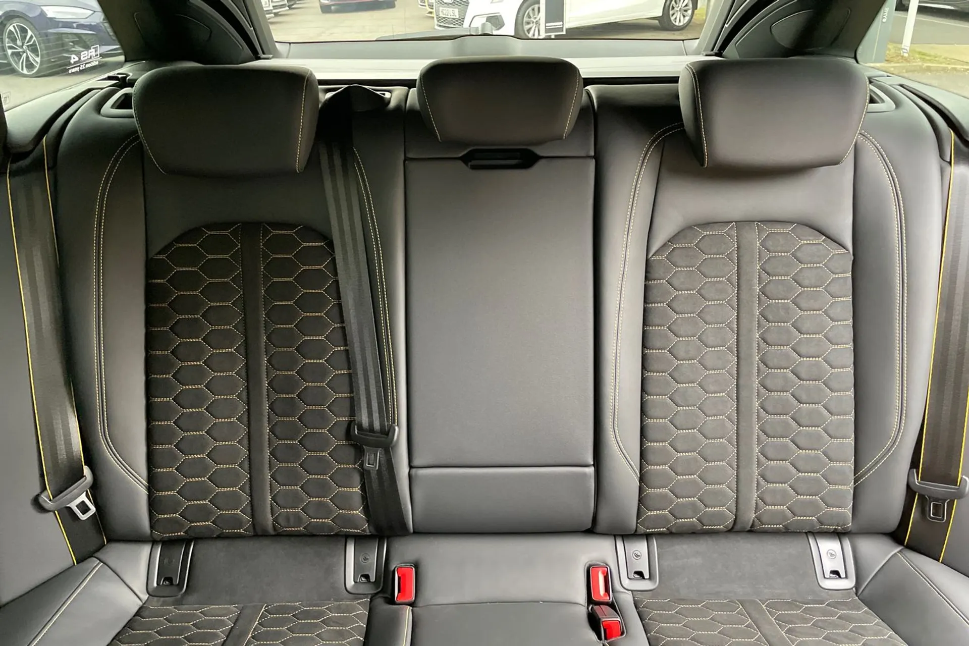 Audi RS4 Avant thumbnail image number 27