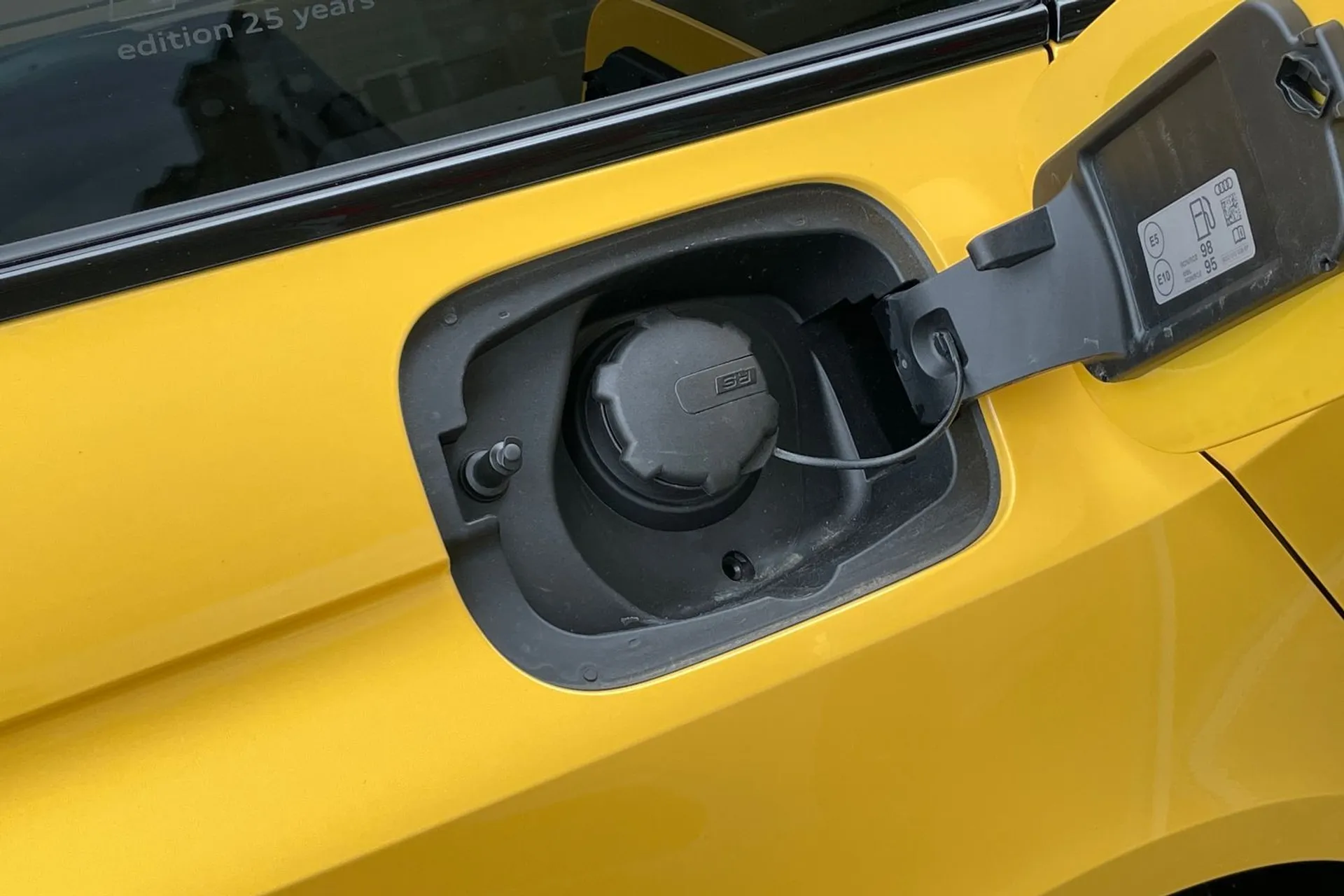 Audi RS4 Avant thumbnail image number 15