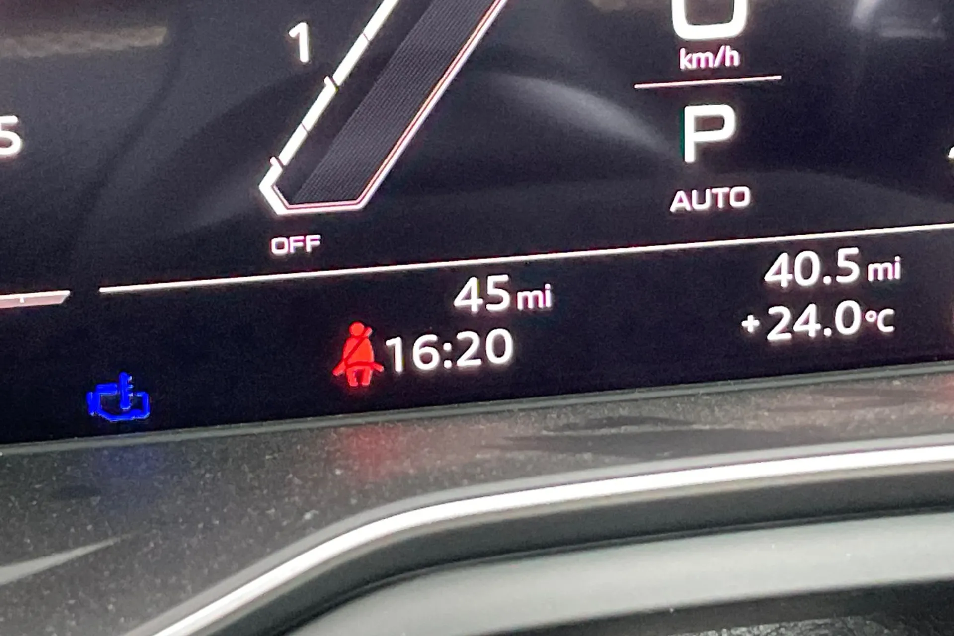 Audi RS4 Avant thumbnail image number 39