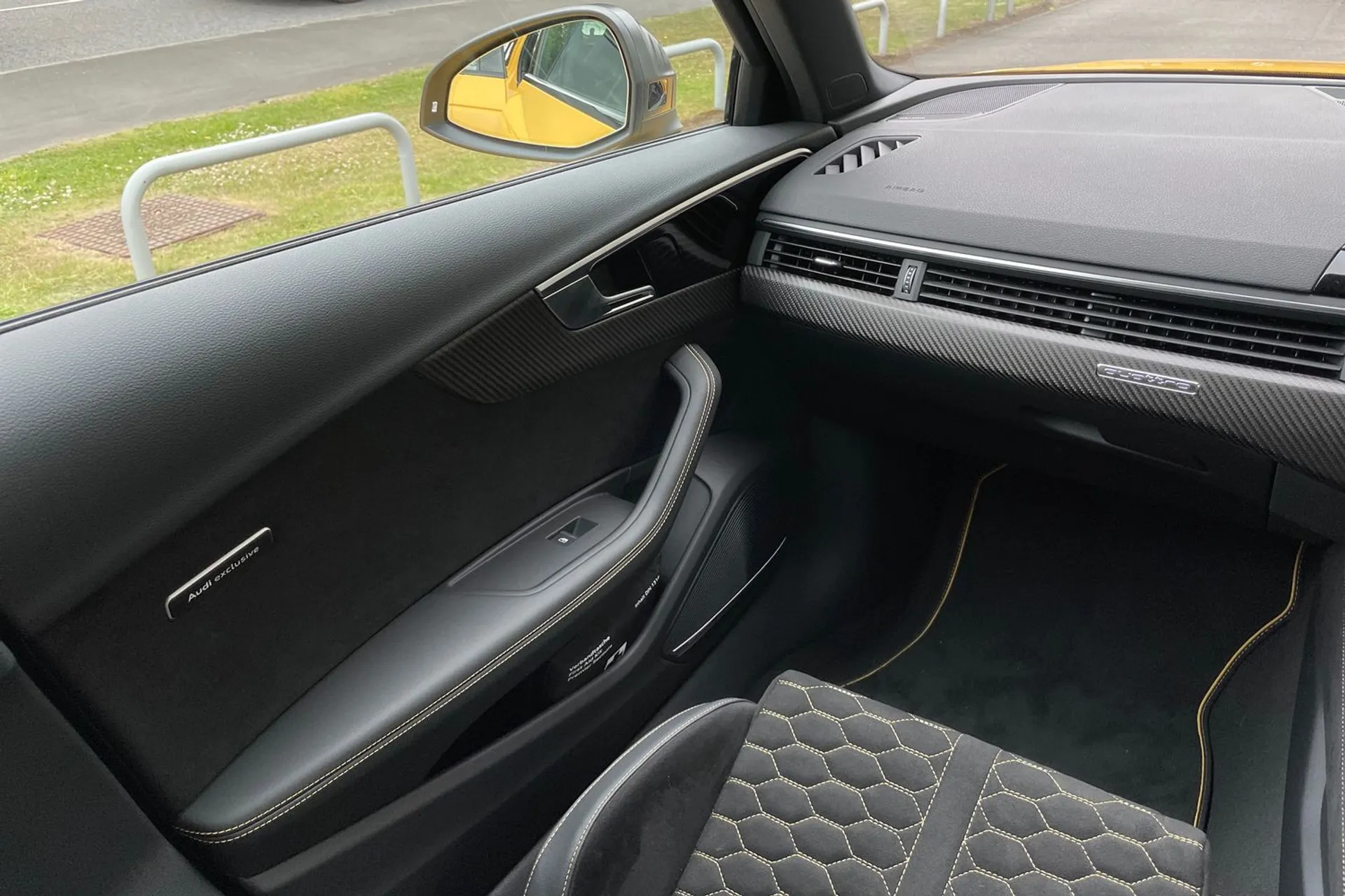 Audi RS4 Avant thumbnail image number 28