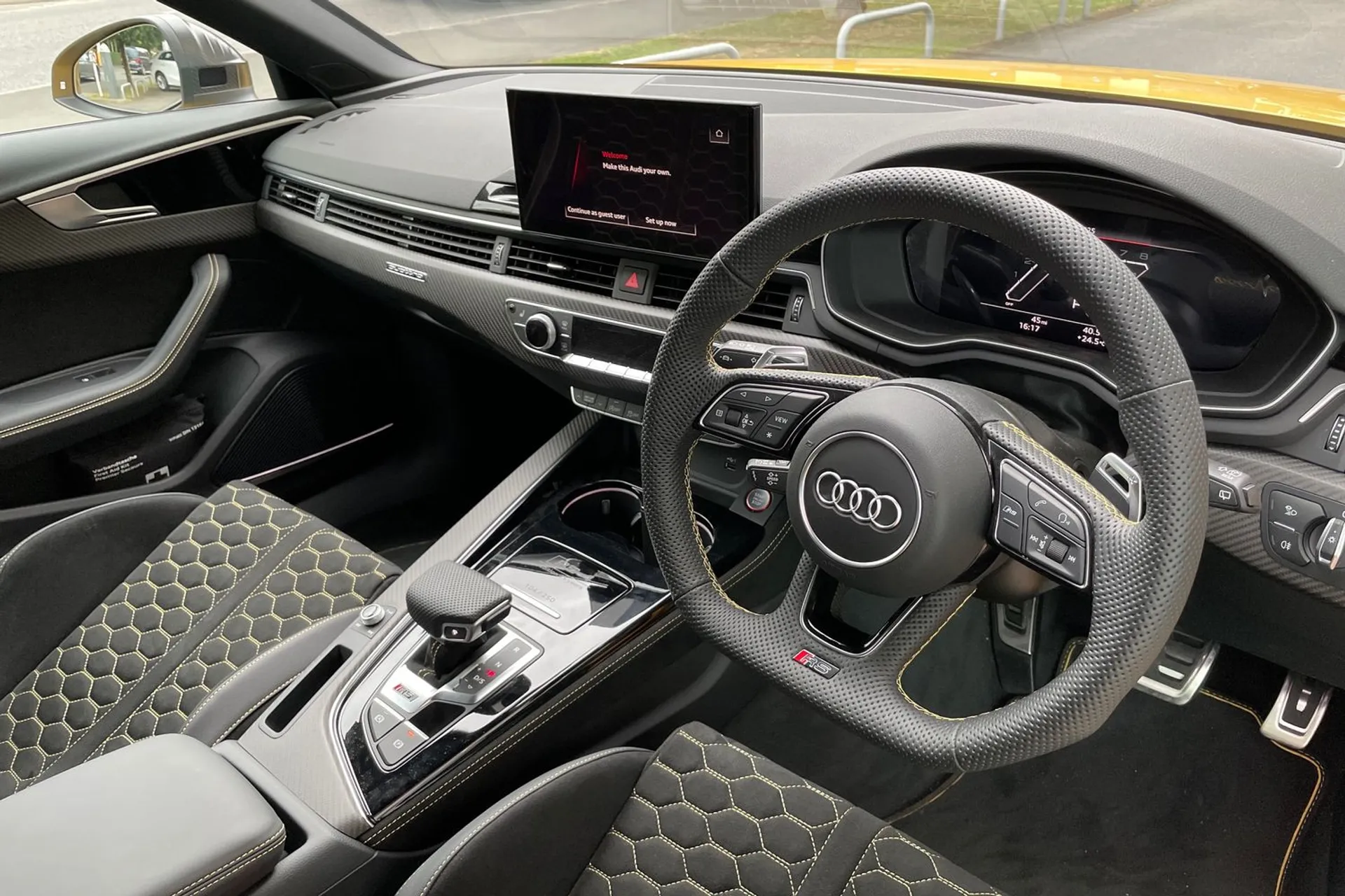 Audi RS4 Avant thumbnail image number 25