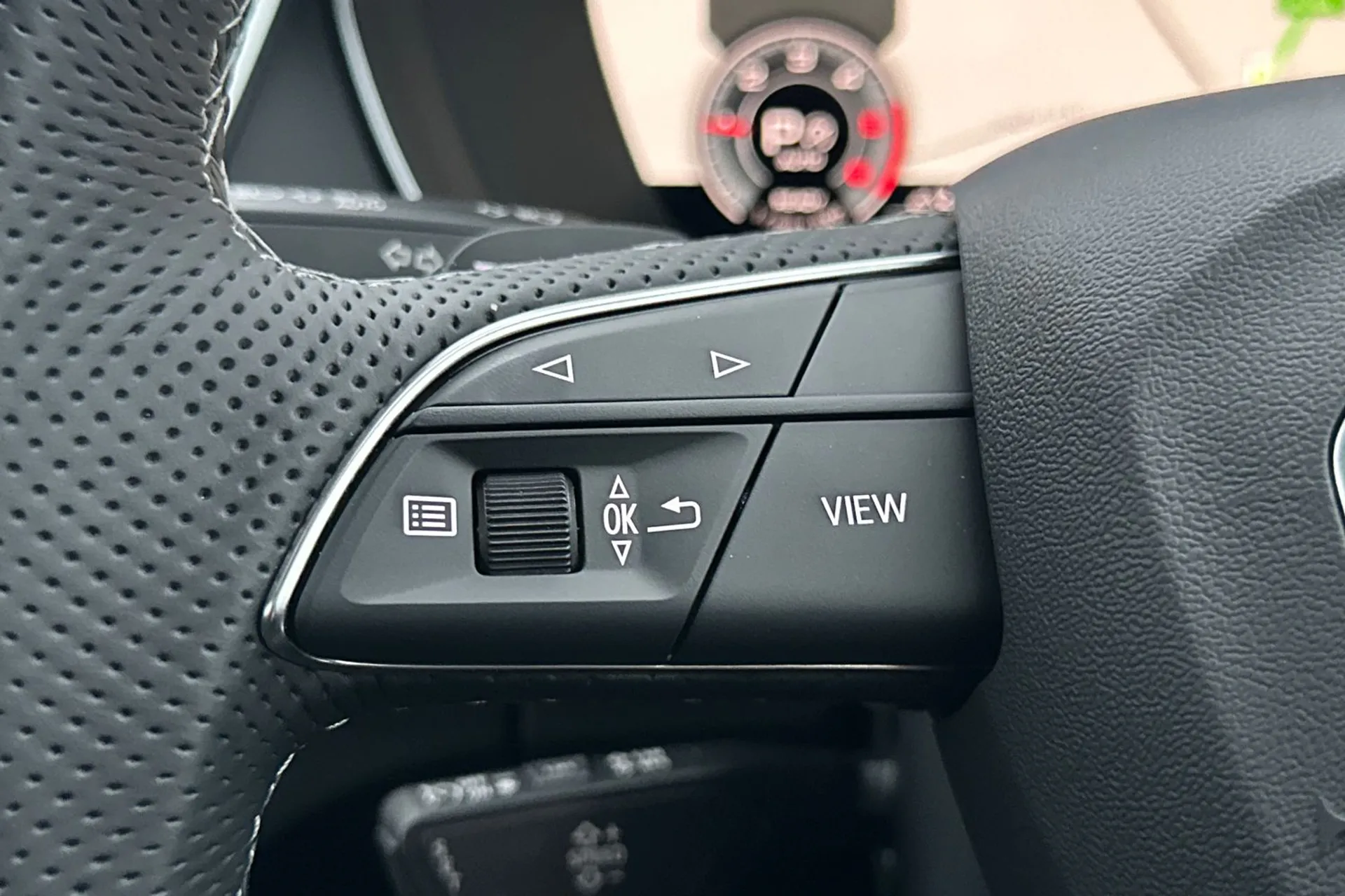 Audi Q5 thumbnail image number 40
