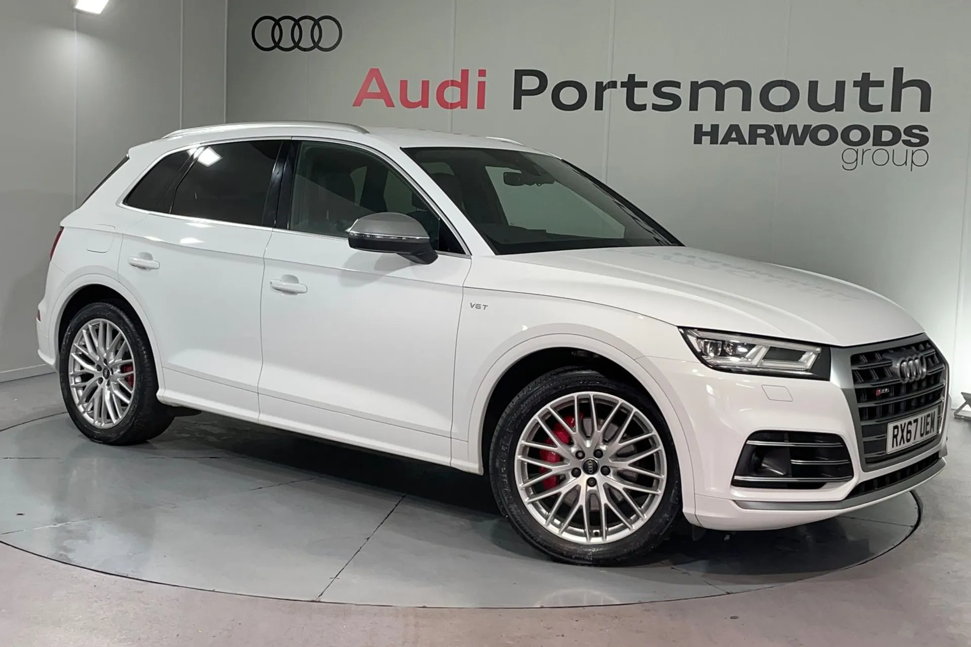 Audi Q5 focused image