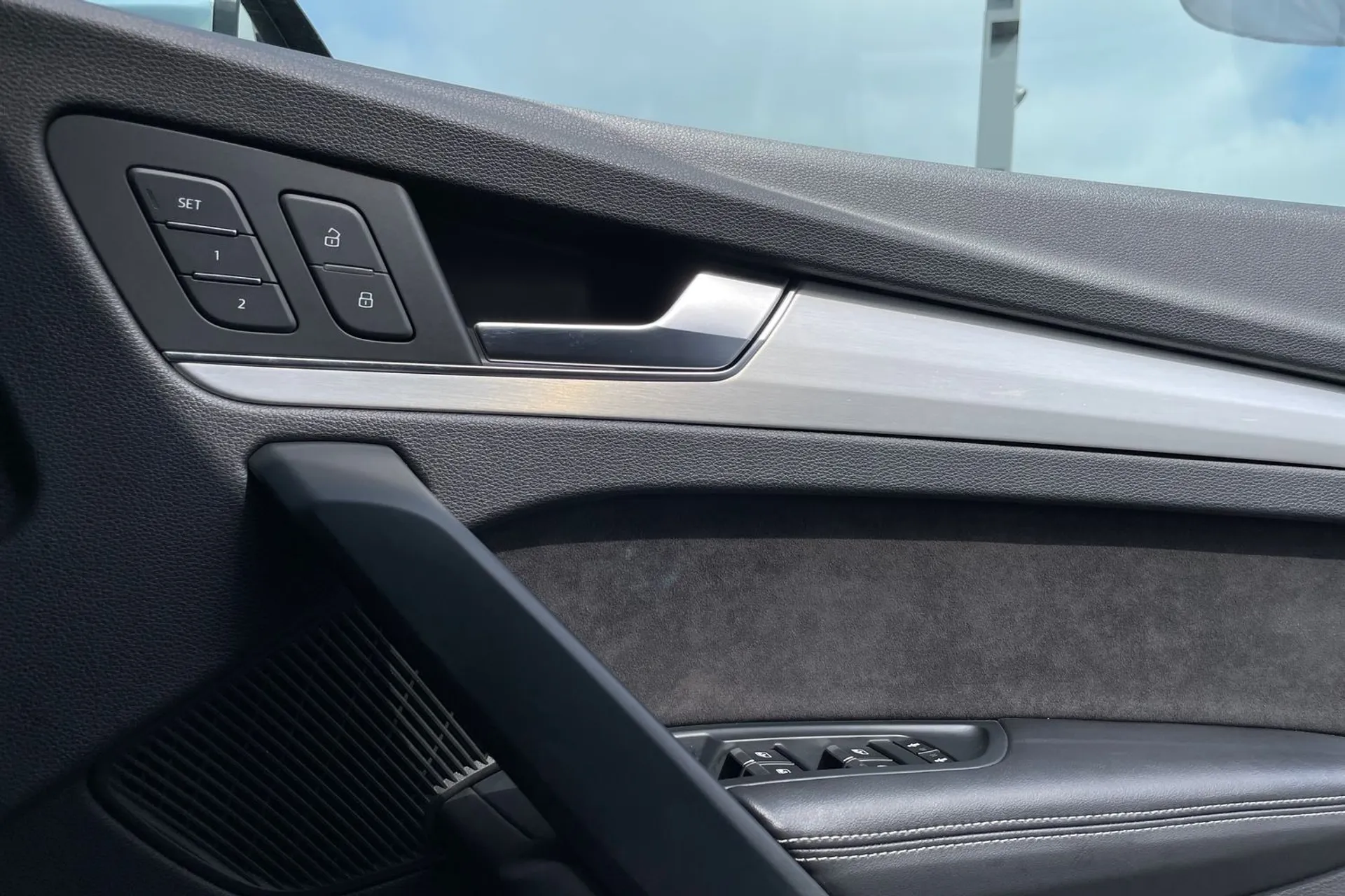 Audi Q5 thumbnail image number 44