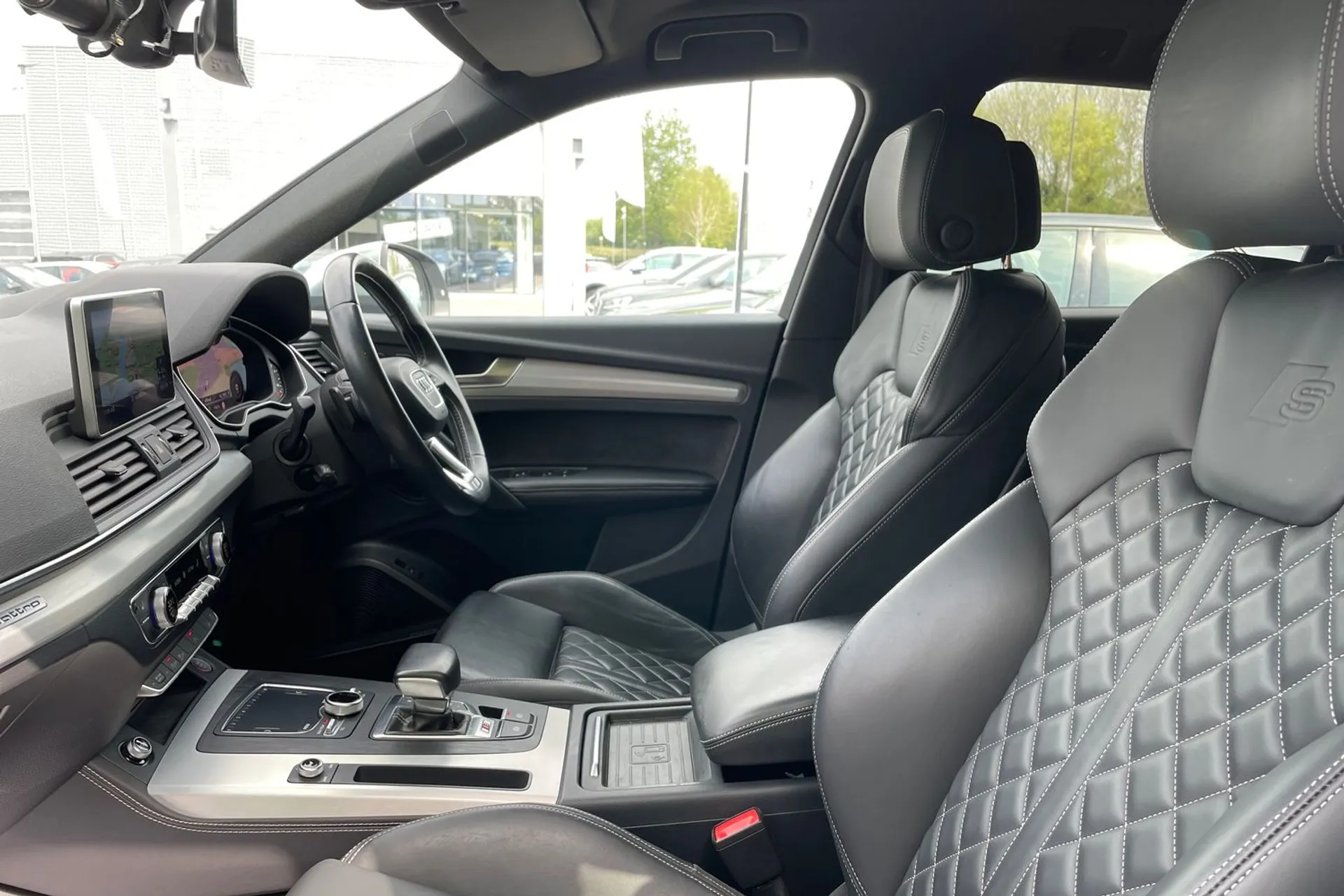 Audi Q5 thumbnail image number 28