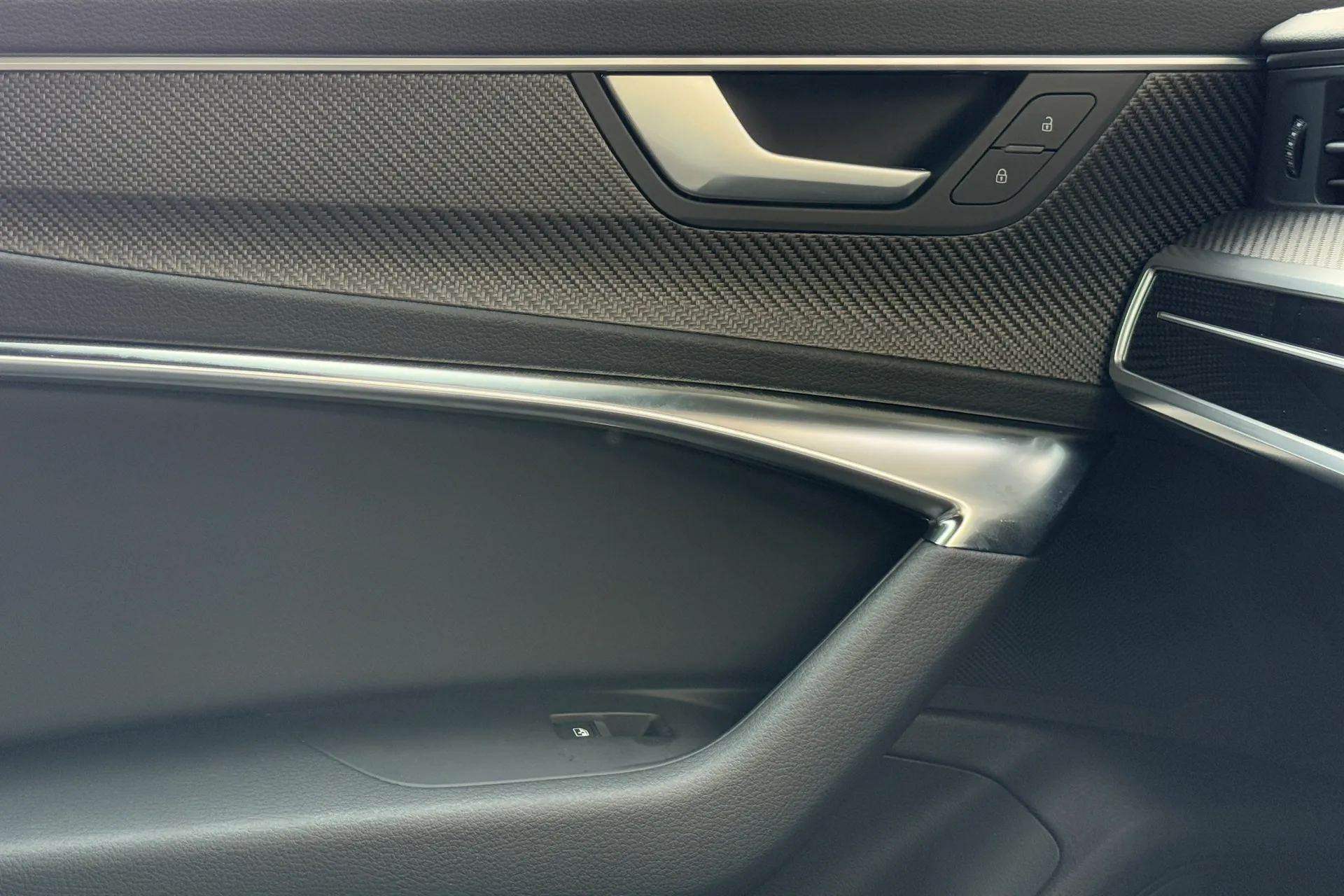 Audi A6 thumbnail image number 37