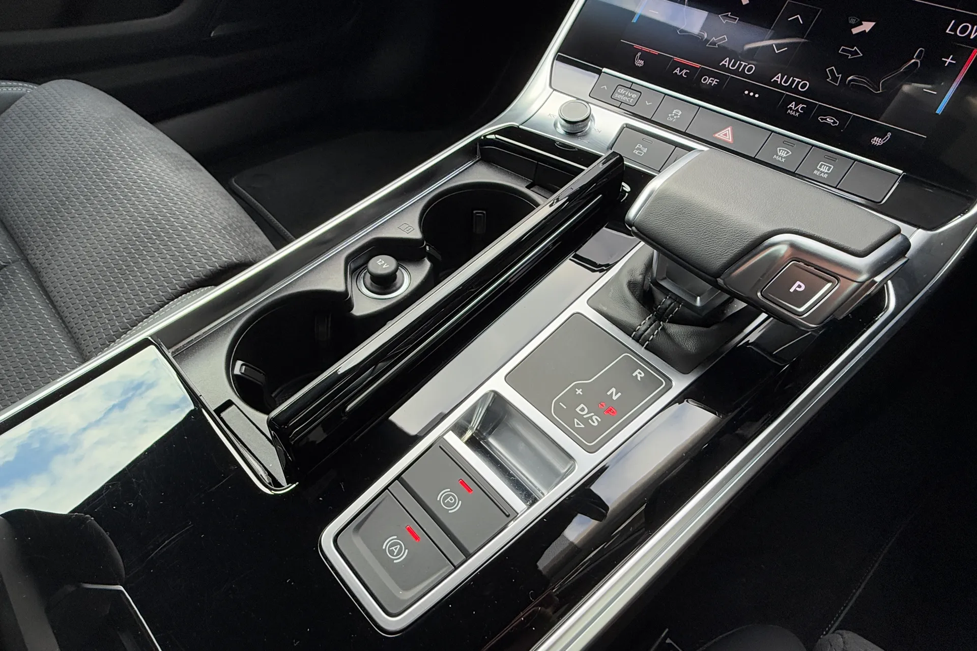 Audi A6 thumbnail image number 34