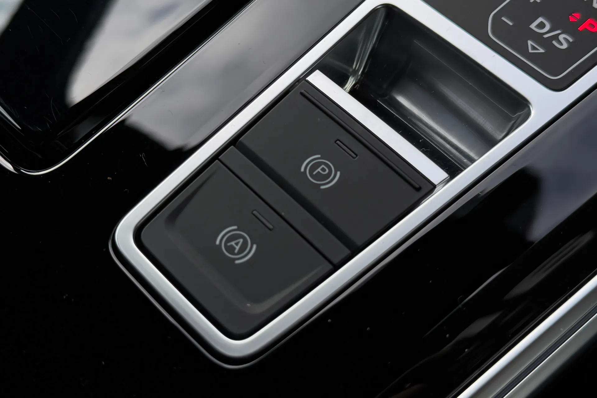 Audi A6 thumbnail image number 32