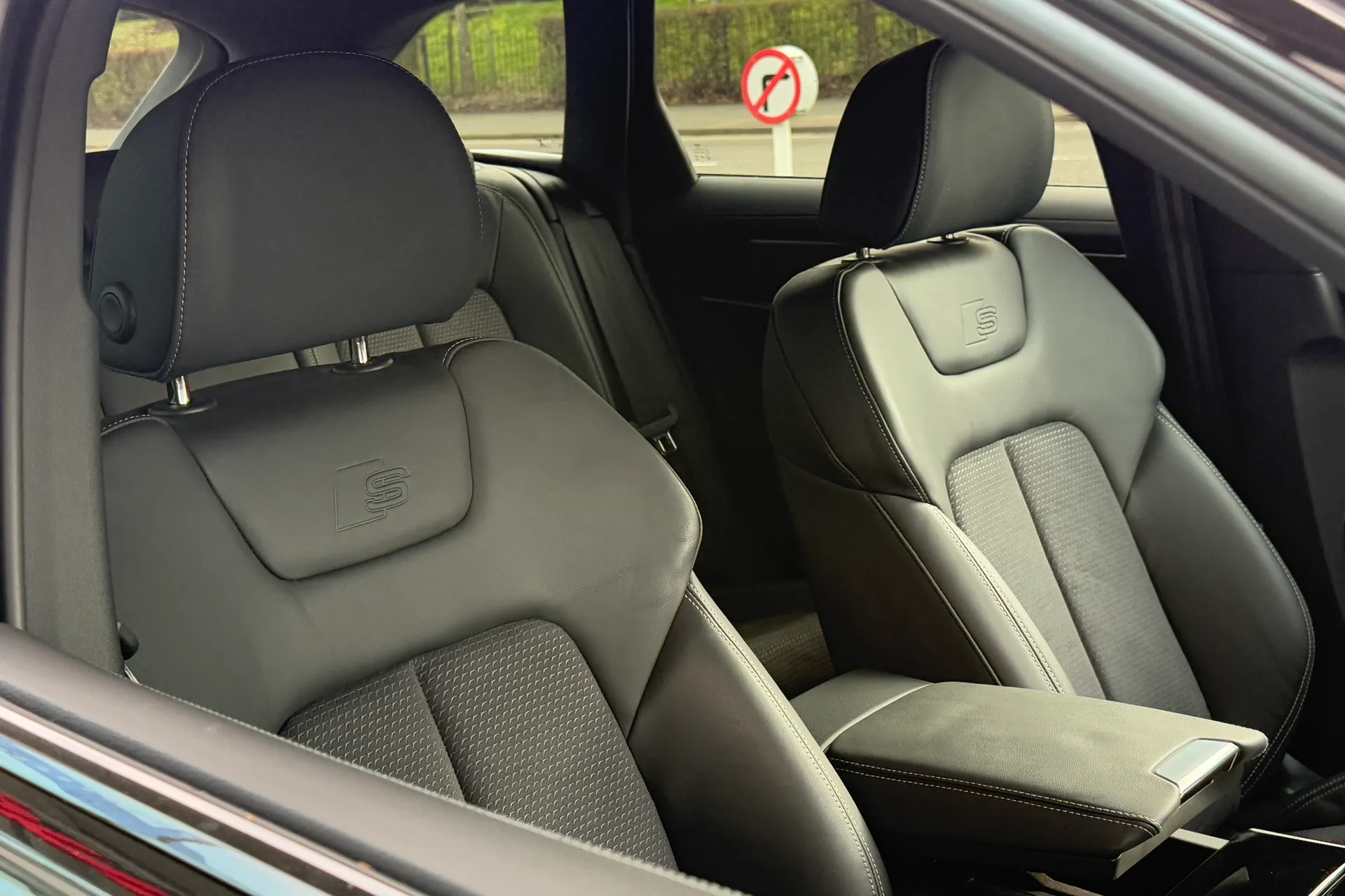 Audi A6 thumbnail image number 42