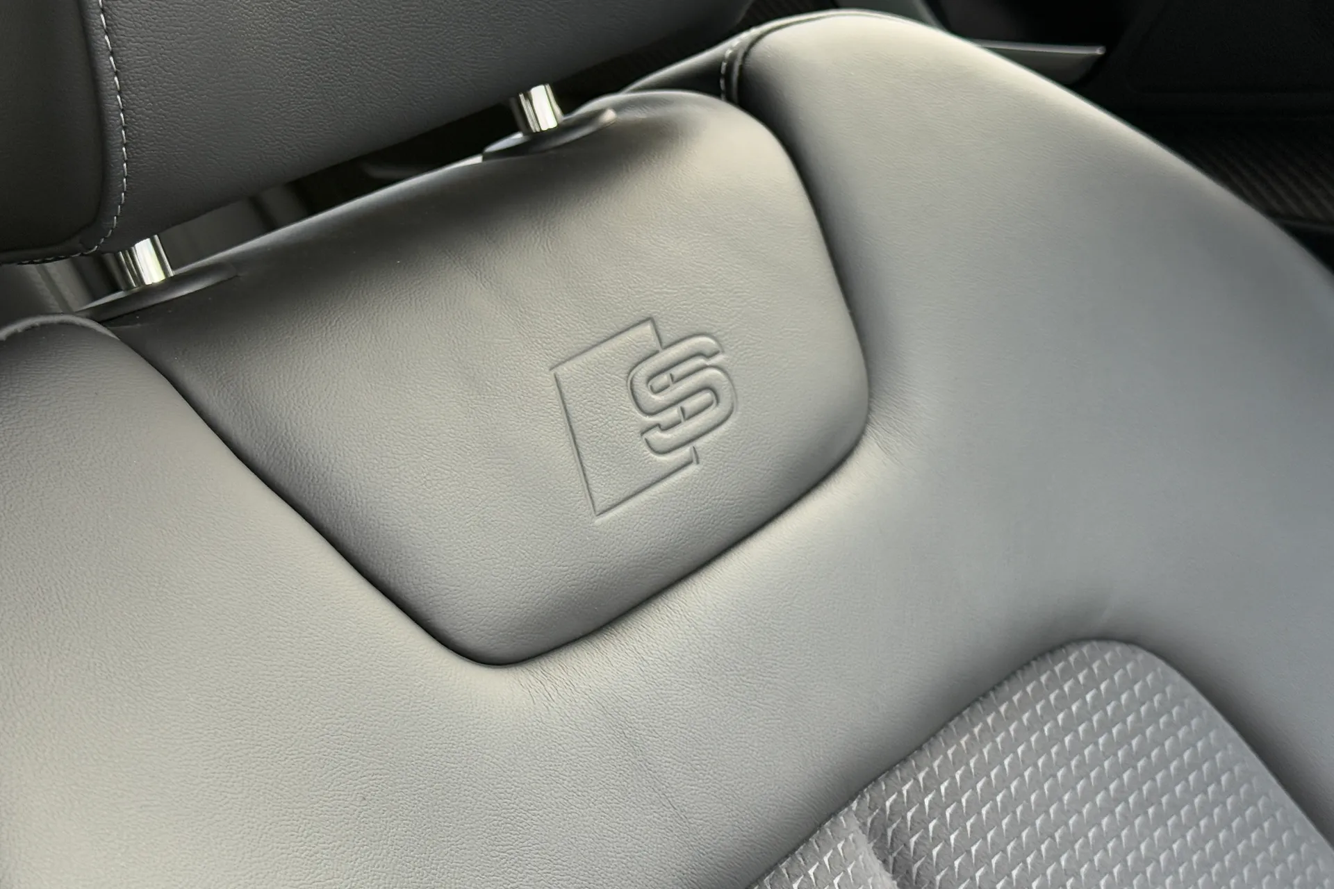 Audi A6 thumbnail image number 38