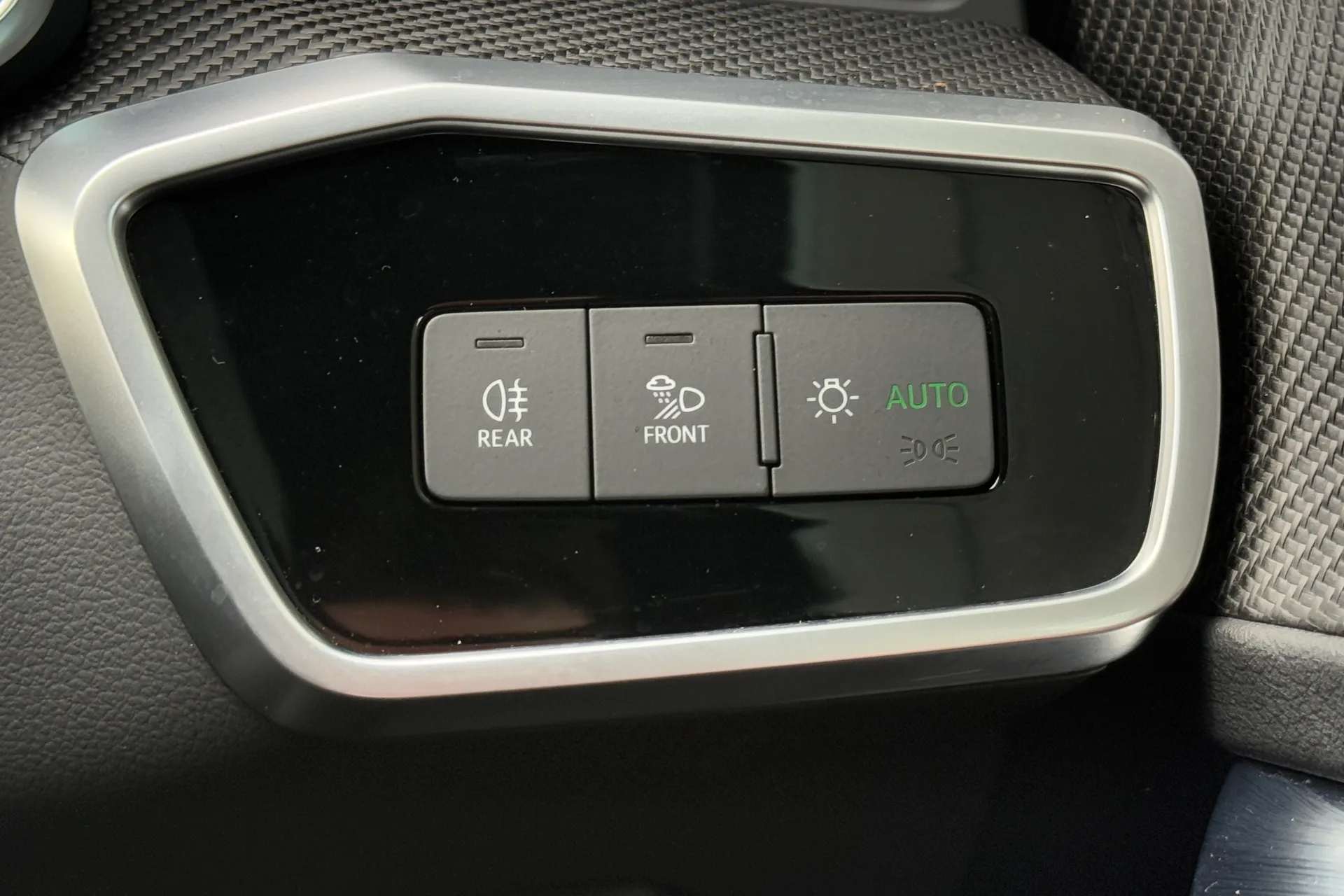 Audi A6 thumbnail image number 22