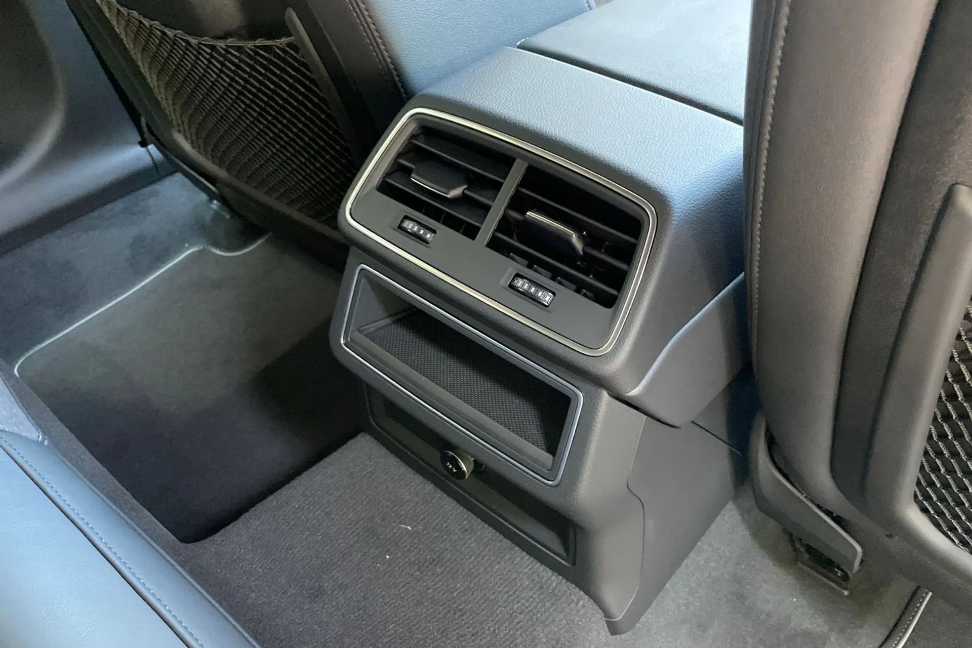 Audi A6 thumbnail image number 45