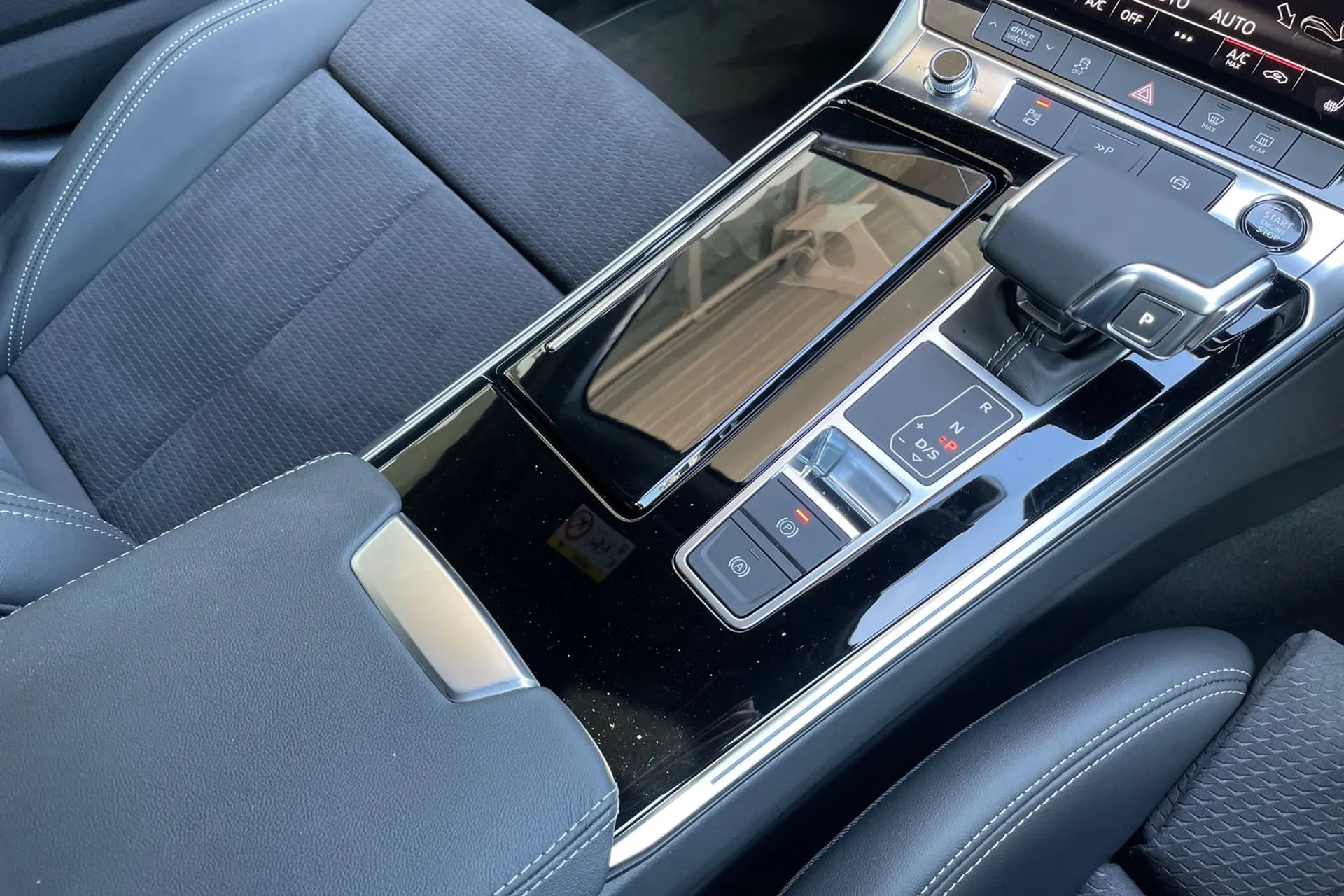 Audi A6 thumbnail image number 40