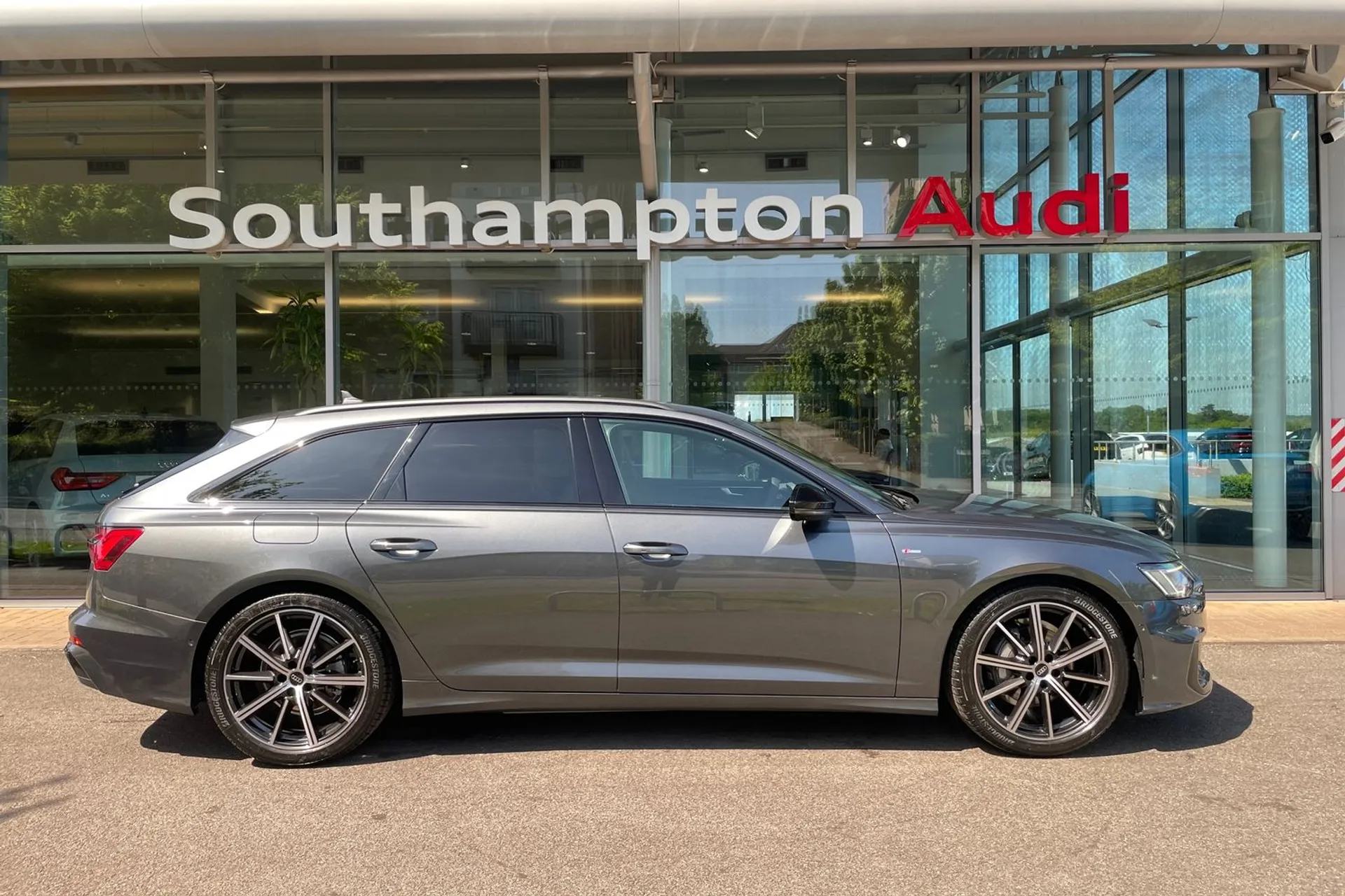 Audi A6 thumbnail image number 2