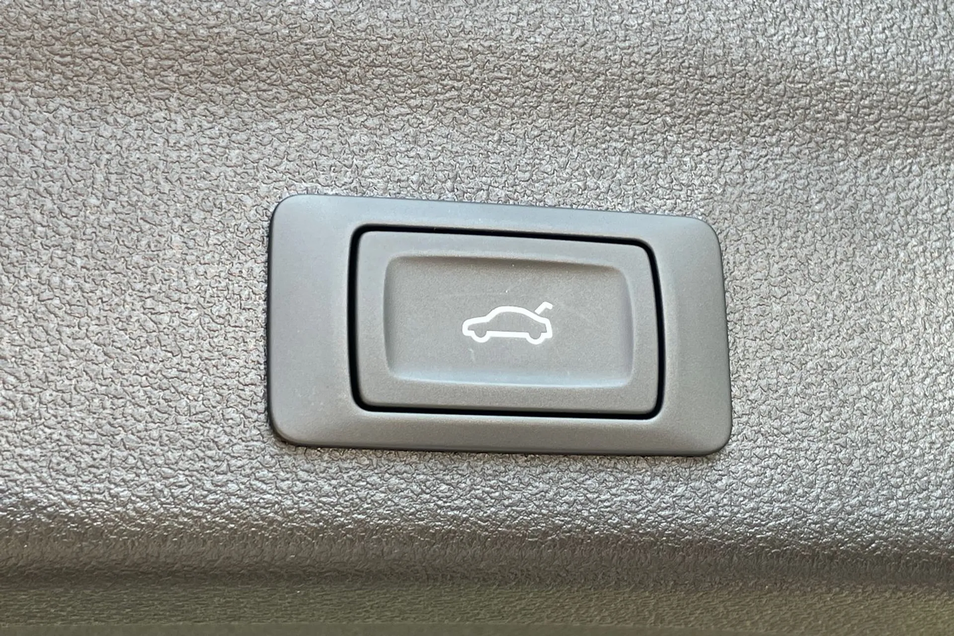 Audi A6 thumbnail image number 19