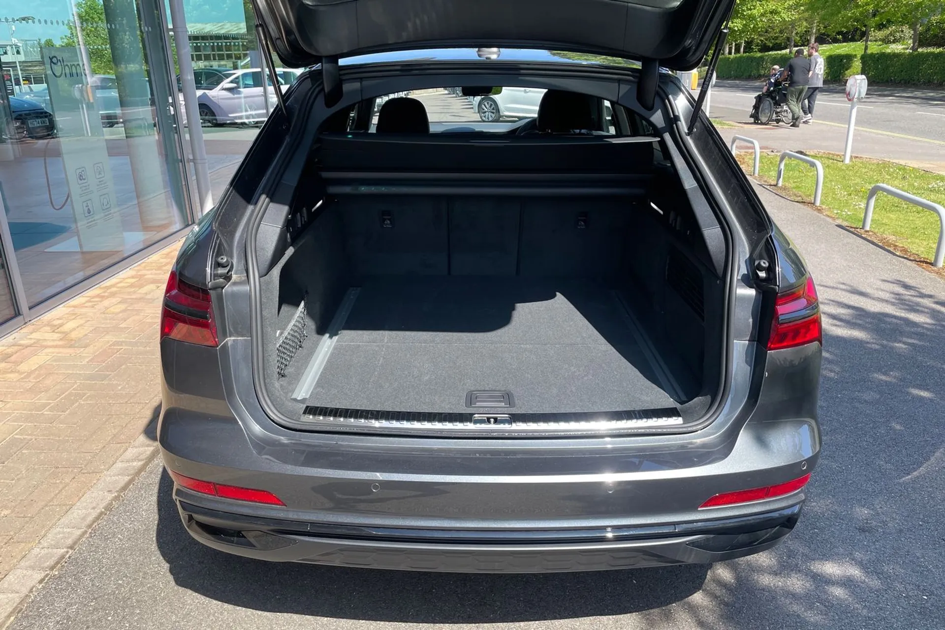 Audi A6 thumbnail image number 18