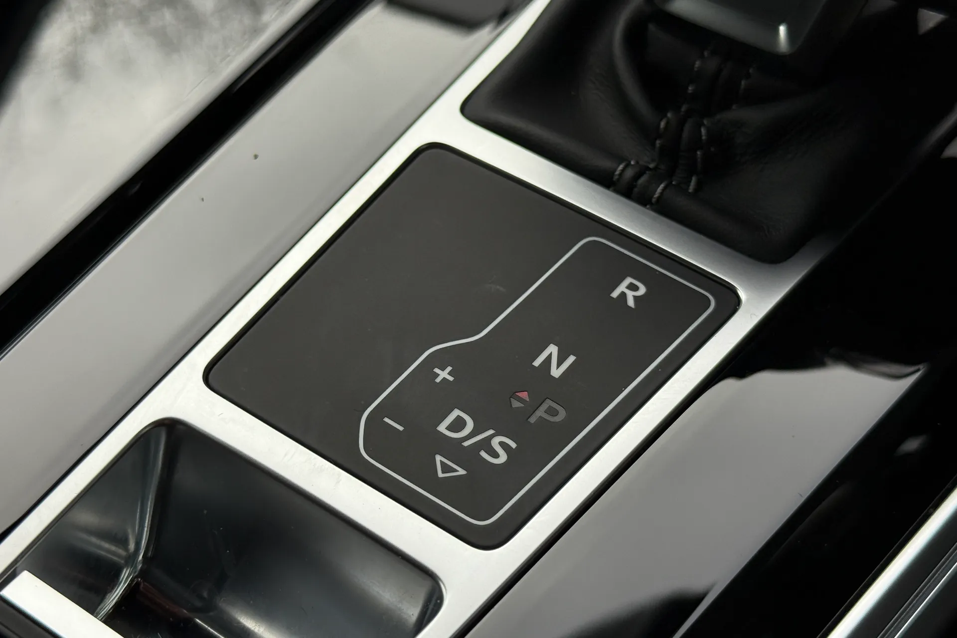 Audi A6 thumbnail image number 33