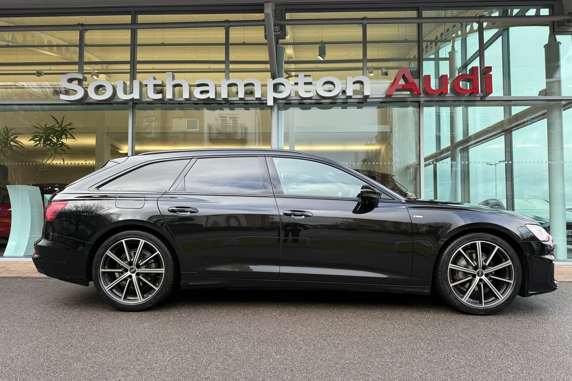 Audi A6 thumbnail image number 2