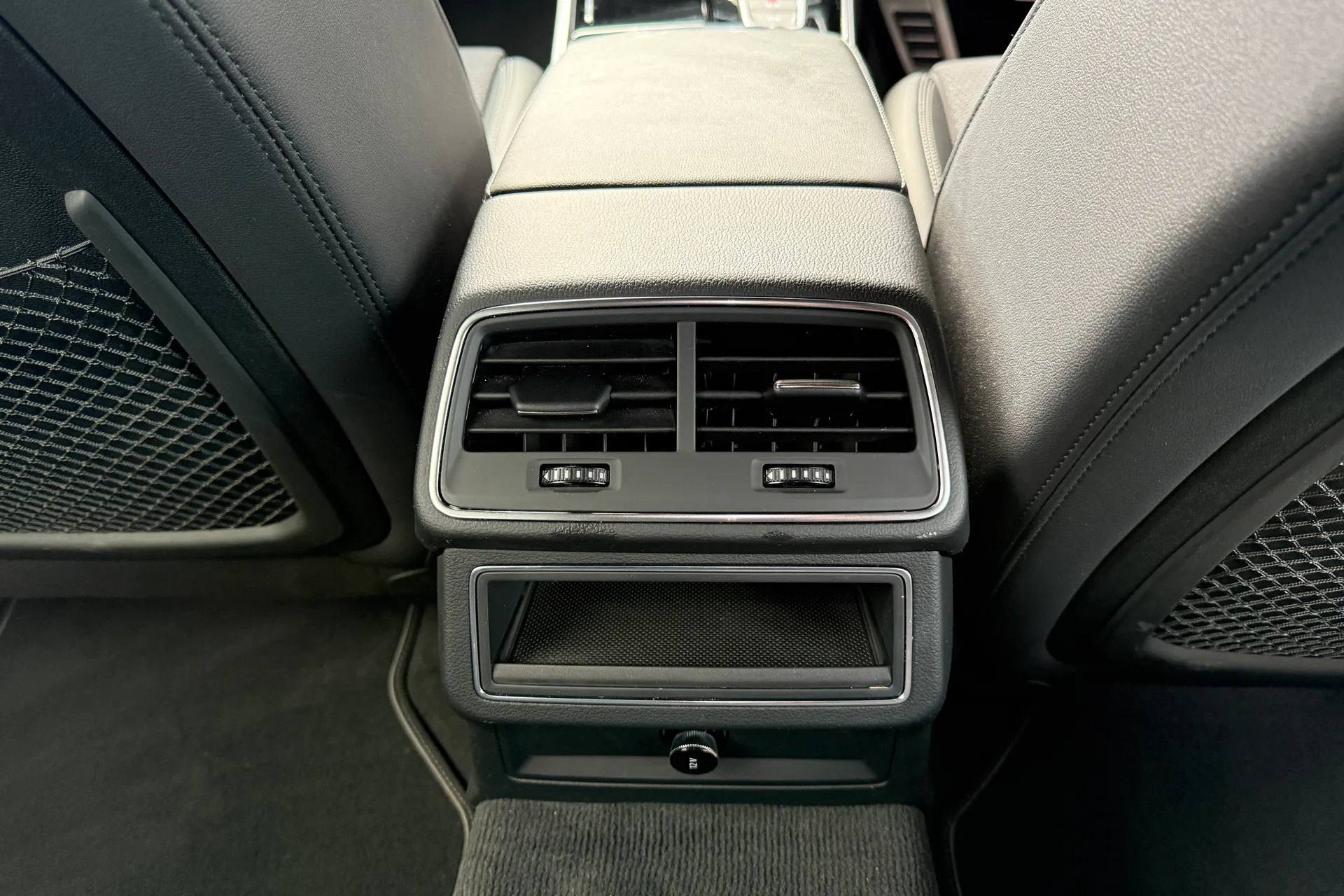 Audi A6 thumbnail image number 51