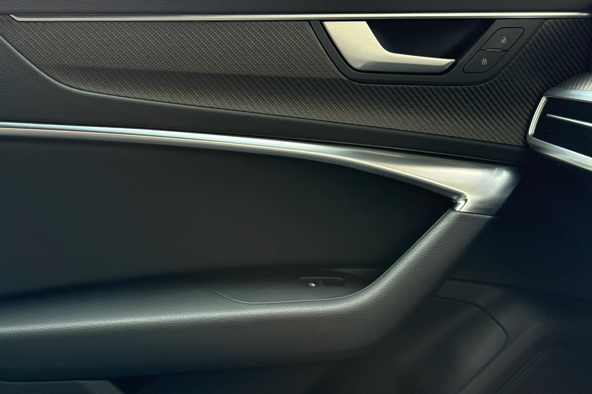 Audi A6 thumbnail image number 40