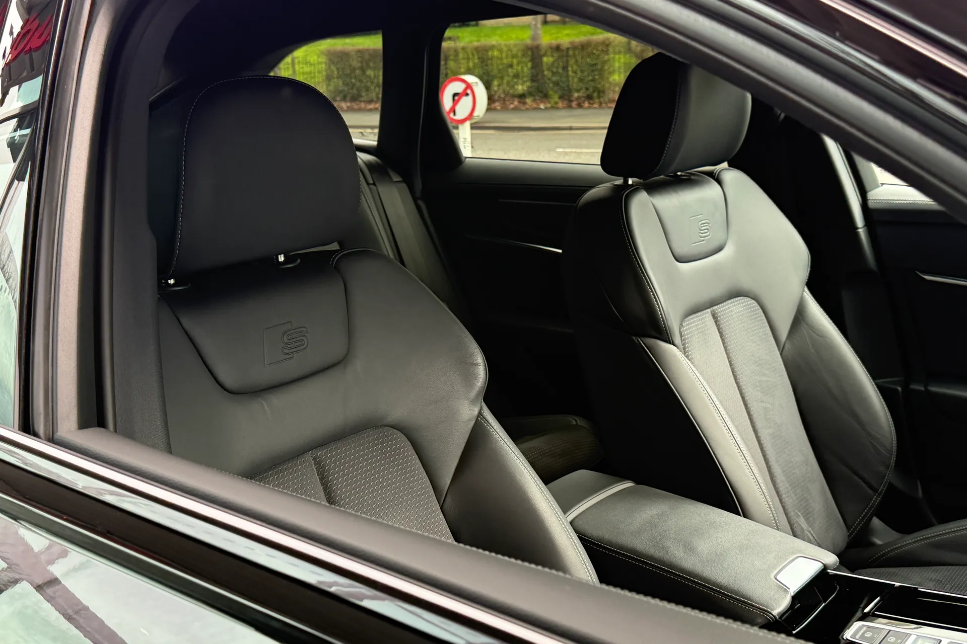 Audi A6 thumbnail image number 46