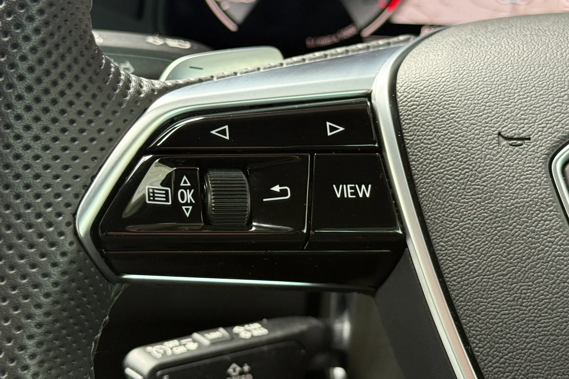 Audi A6 thumbnail image number 17