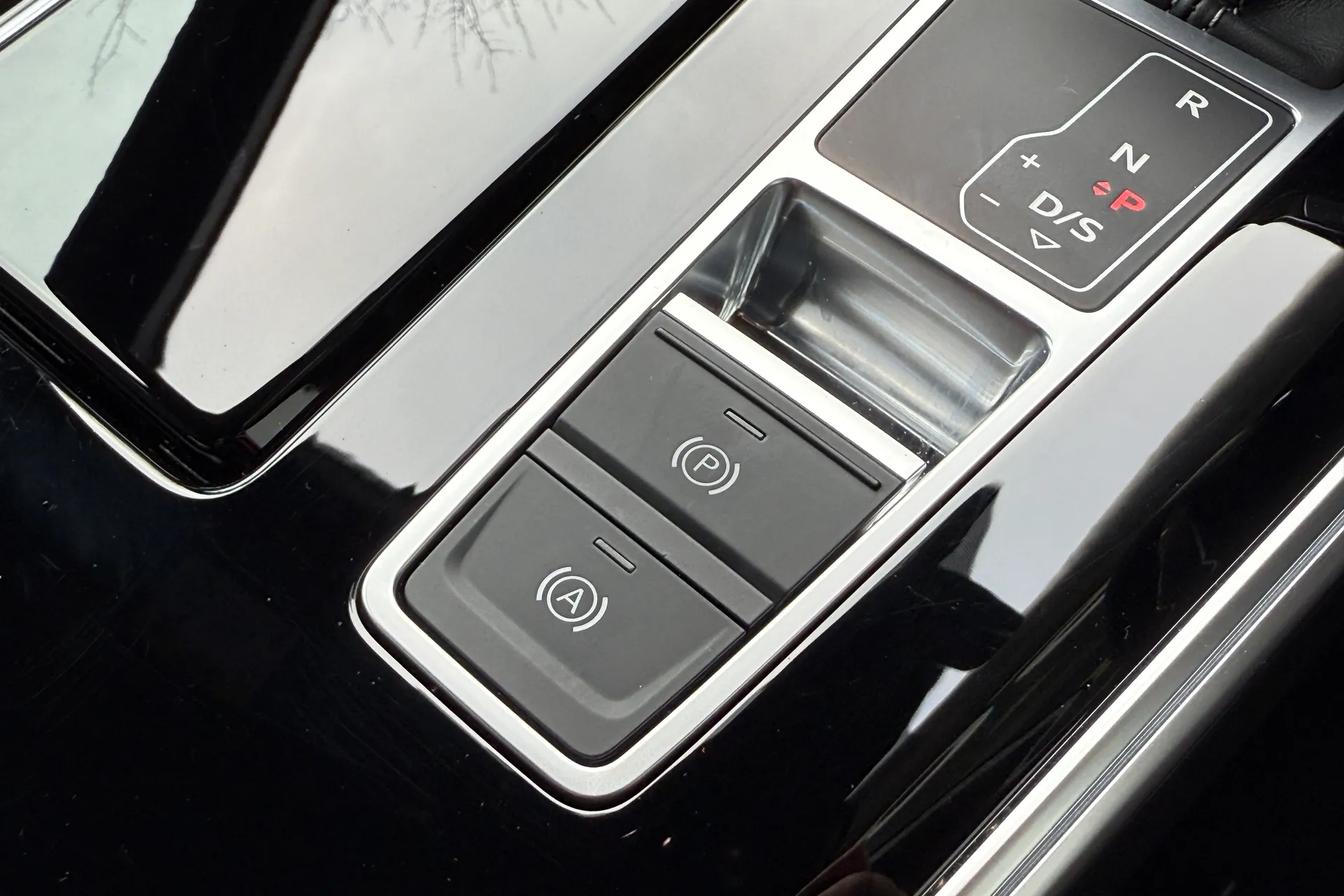 Audi A6 thumbnail image number 35