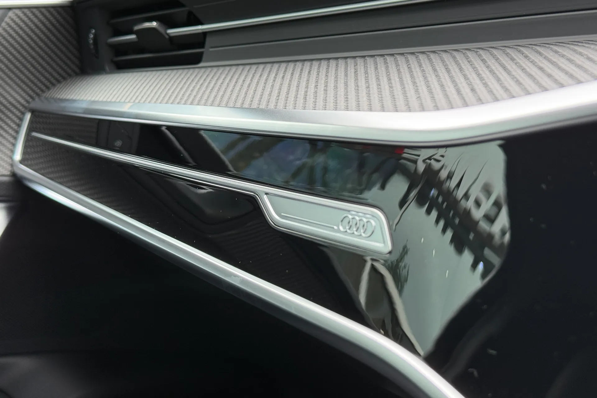 Audi A6 thumbnail image number 23