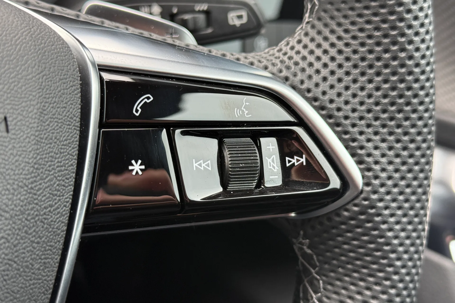 Audi A6 thumbnail image number 16