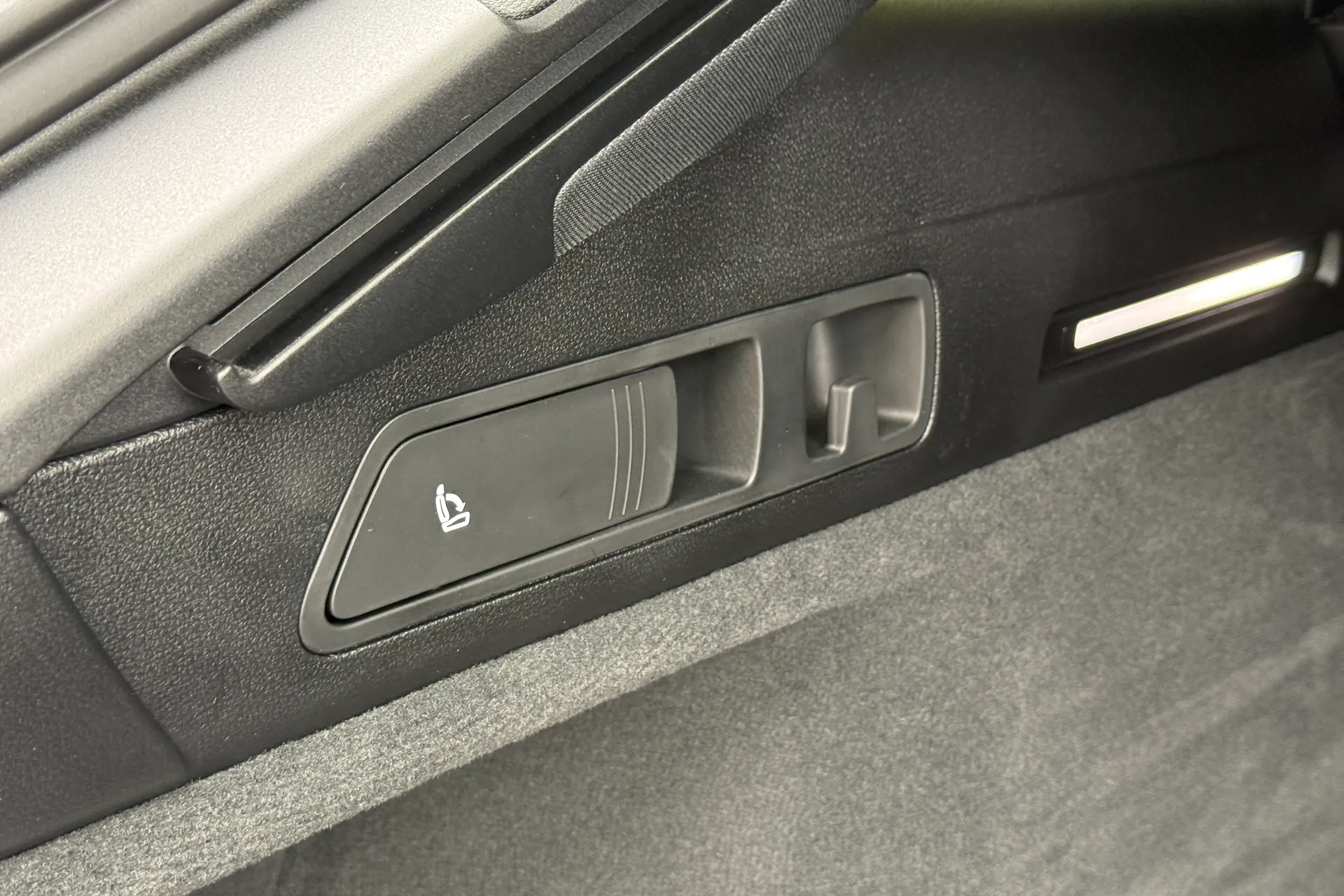 Audi A6 thumbnail image number 51